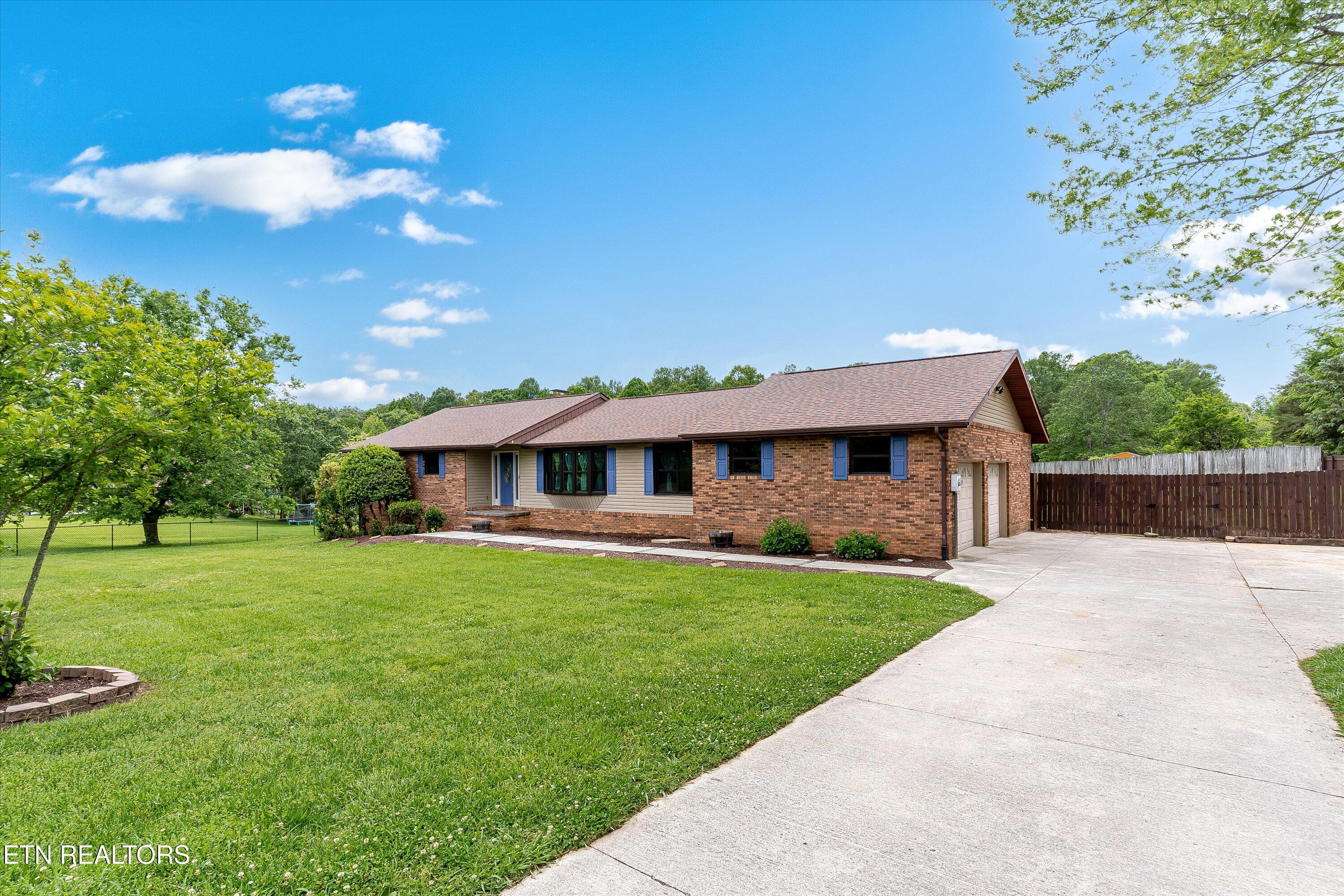 319 Jones Lane Clinton TN 37716