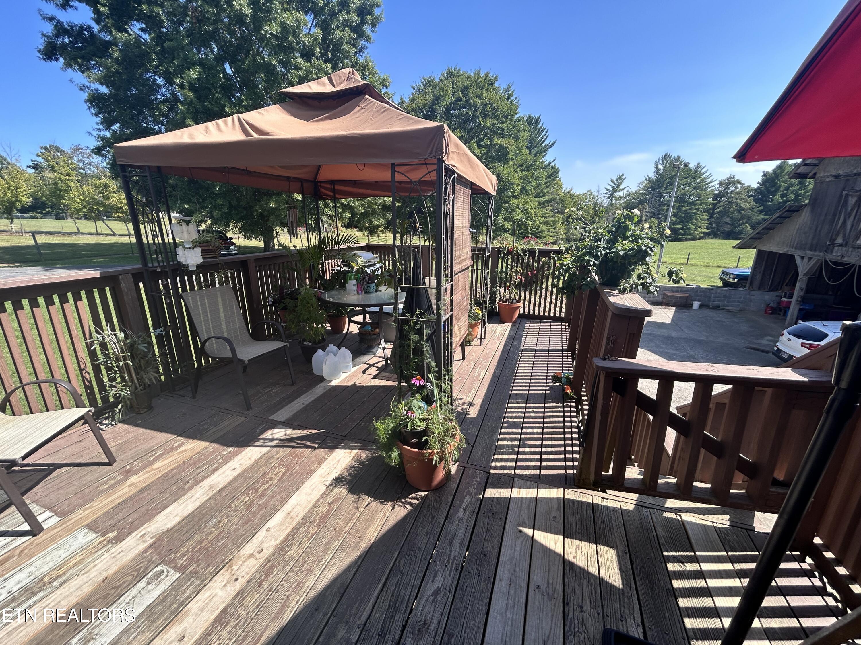 1115 Tazewell Pike Luttrell TN 37779