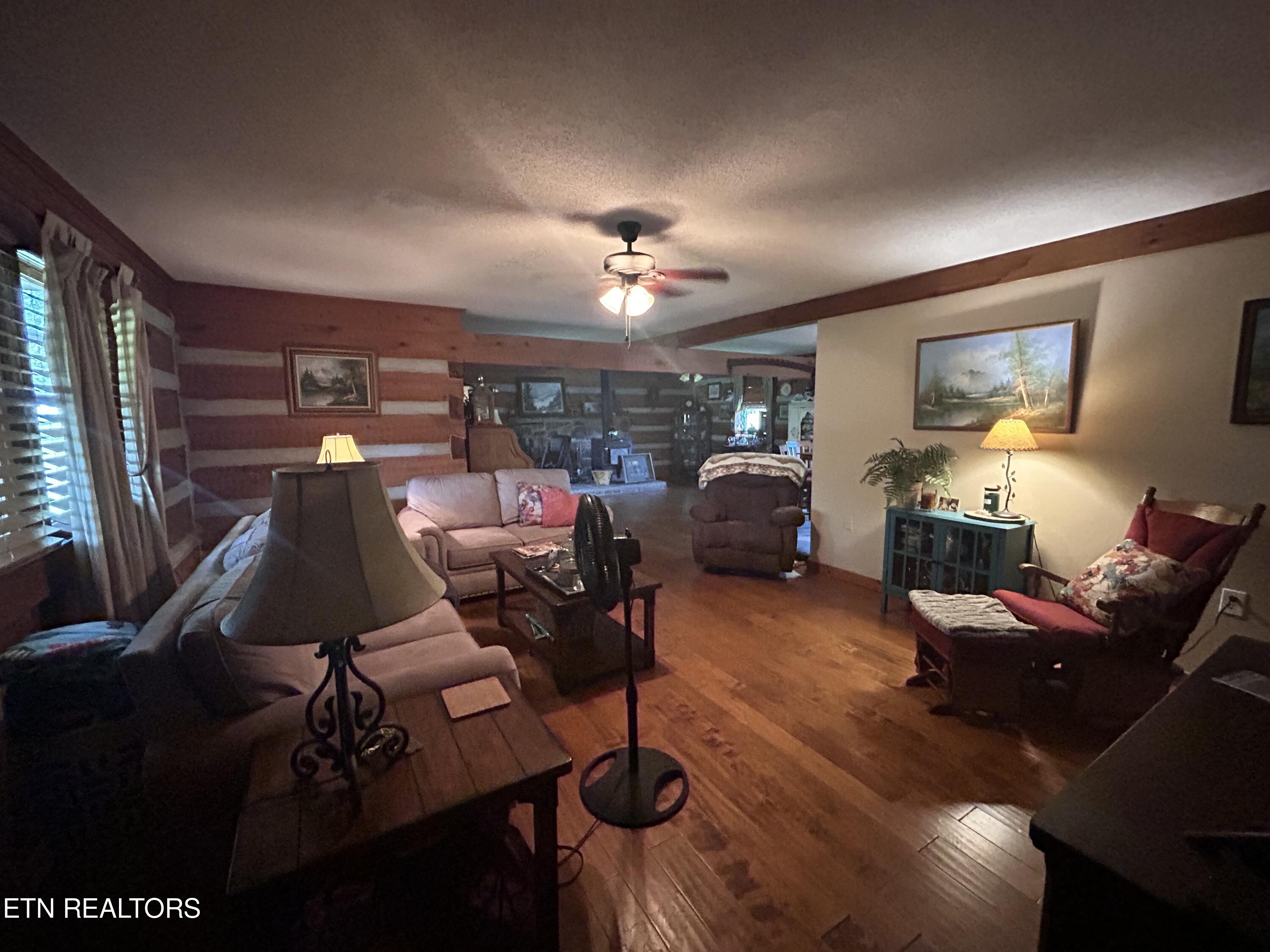 1115 Tazewell Pike Luttrell TN 37779