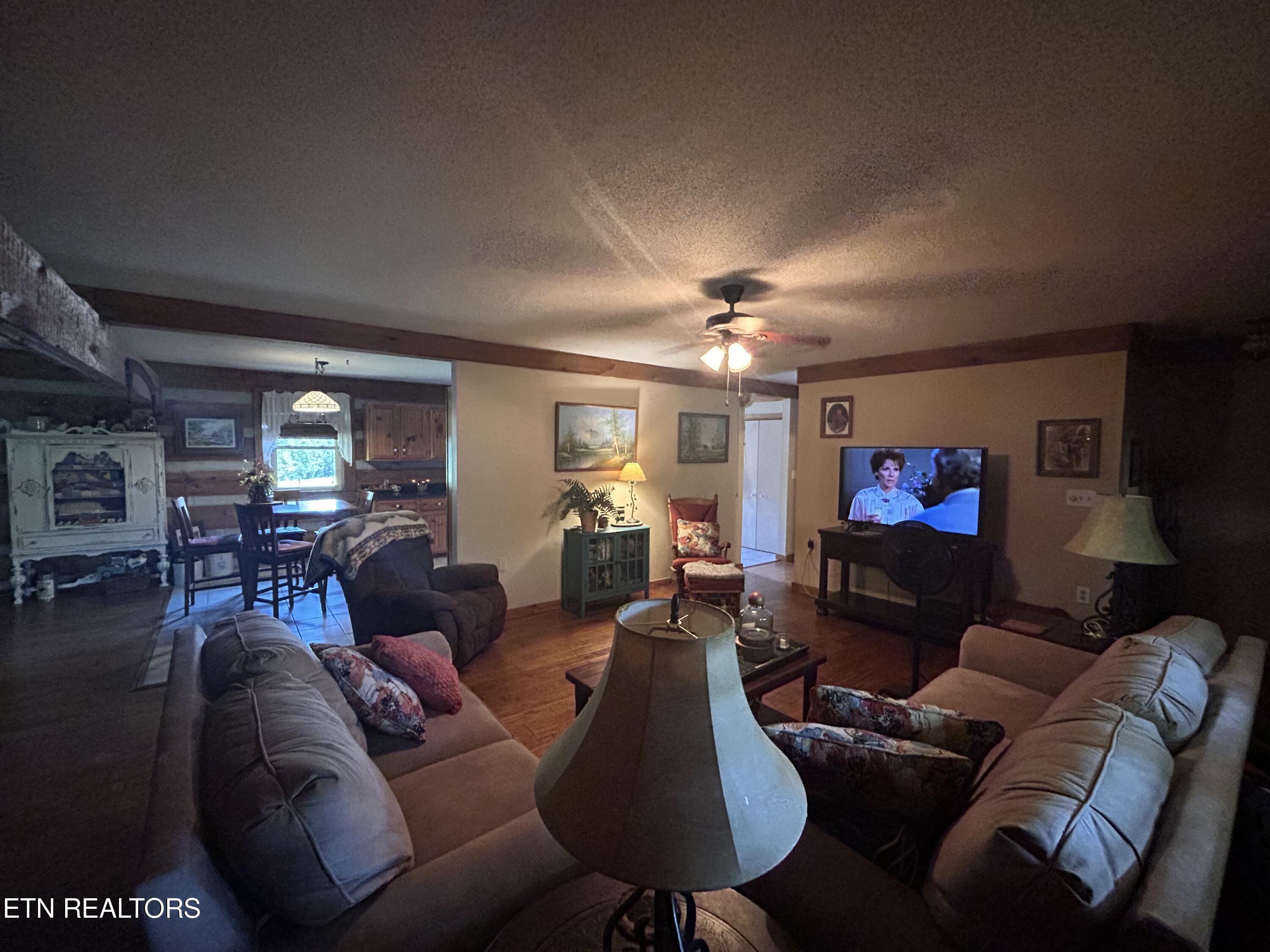 1115 Tazewell Pike Luttrell TN 37779