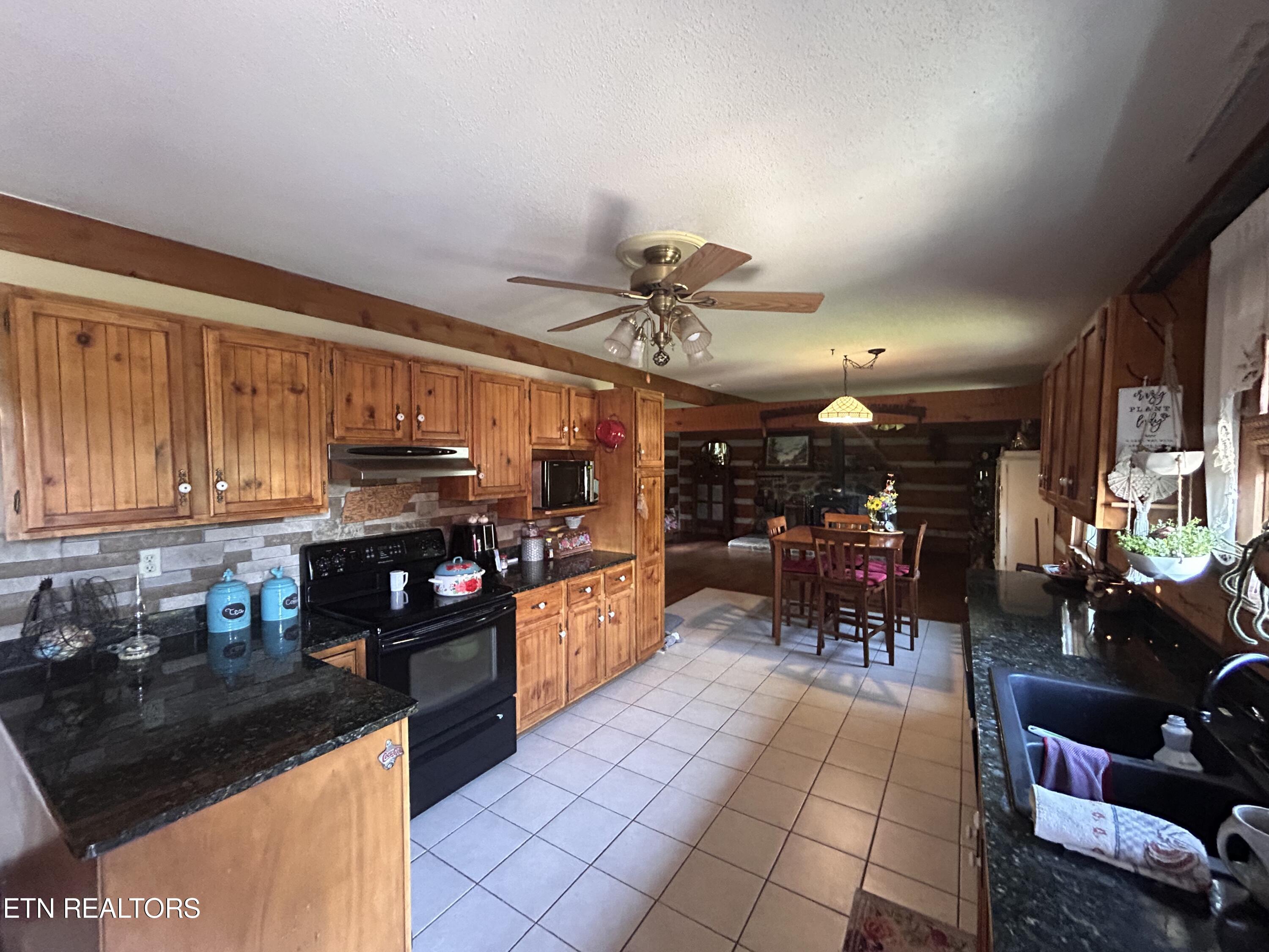 1115 Tazewell Pike Luttrell TN 37779