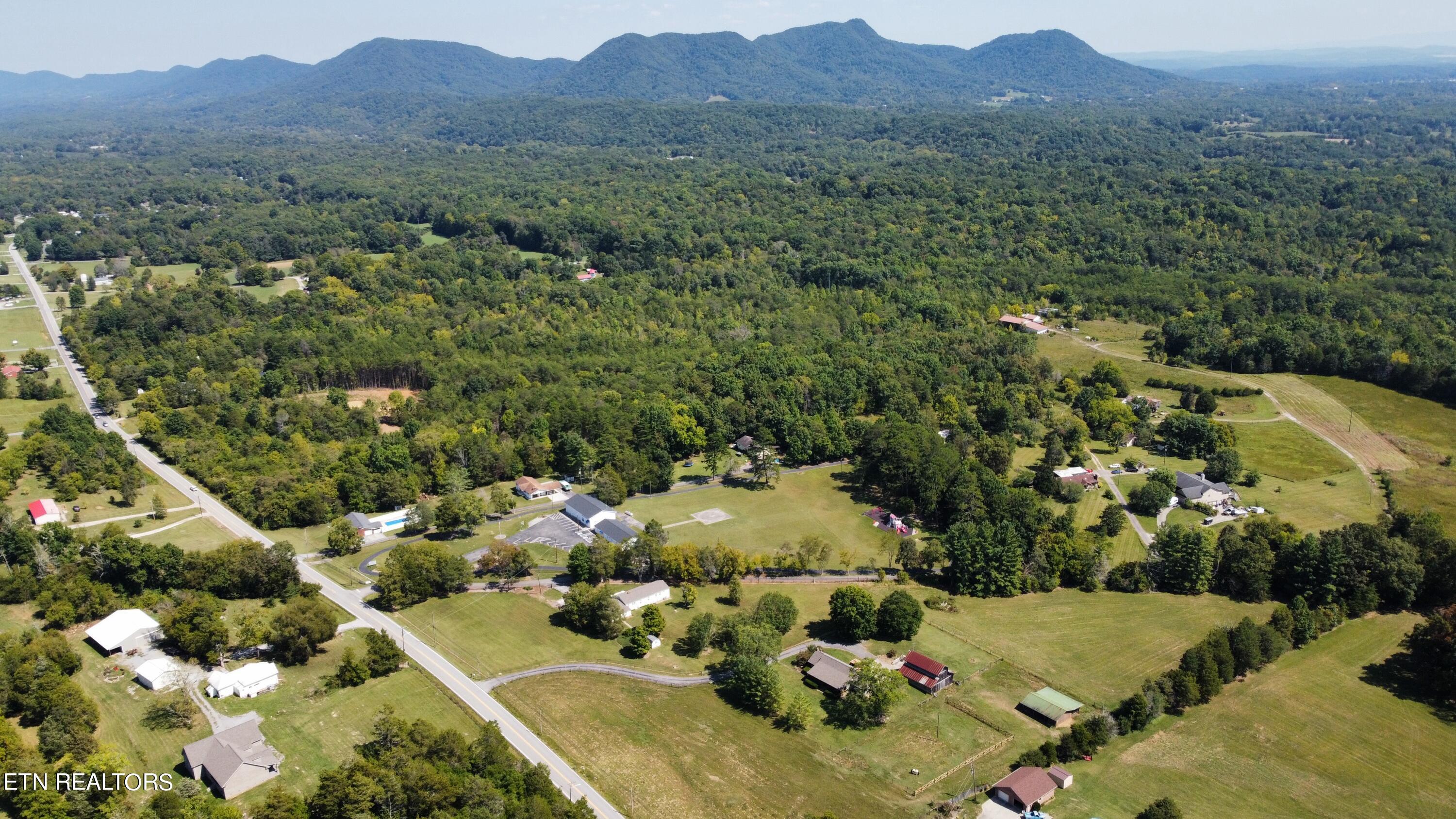 1115 Tazewell Pike Luttrell TN 37779