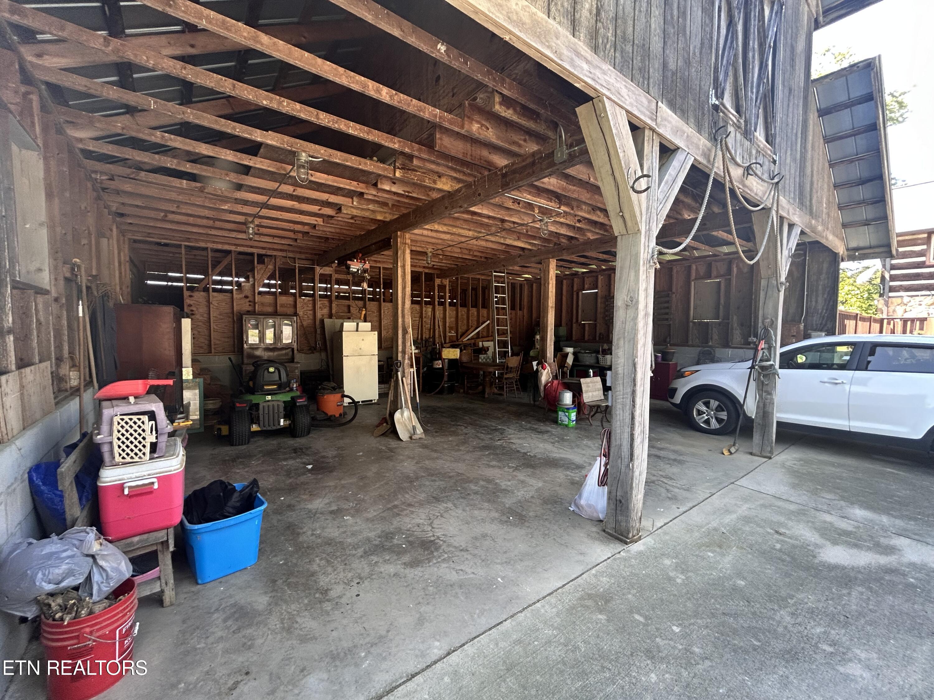 1115 Tazewell Pike Luttrell TN 37779