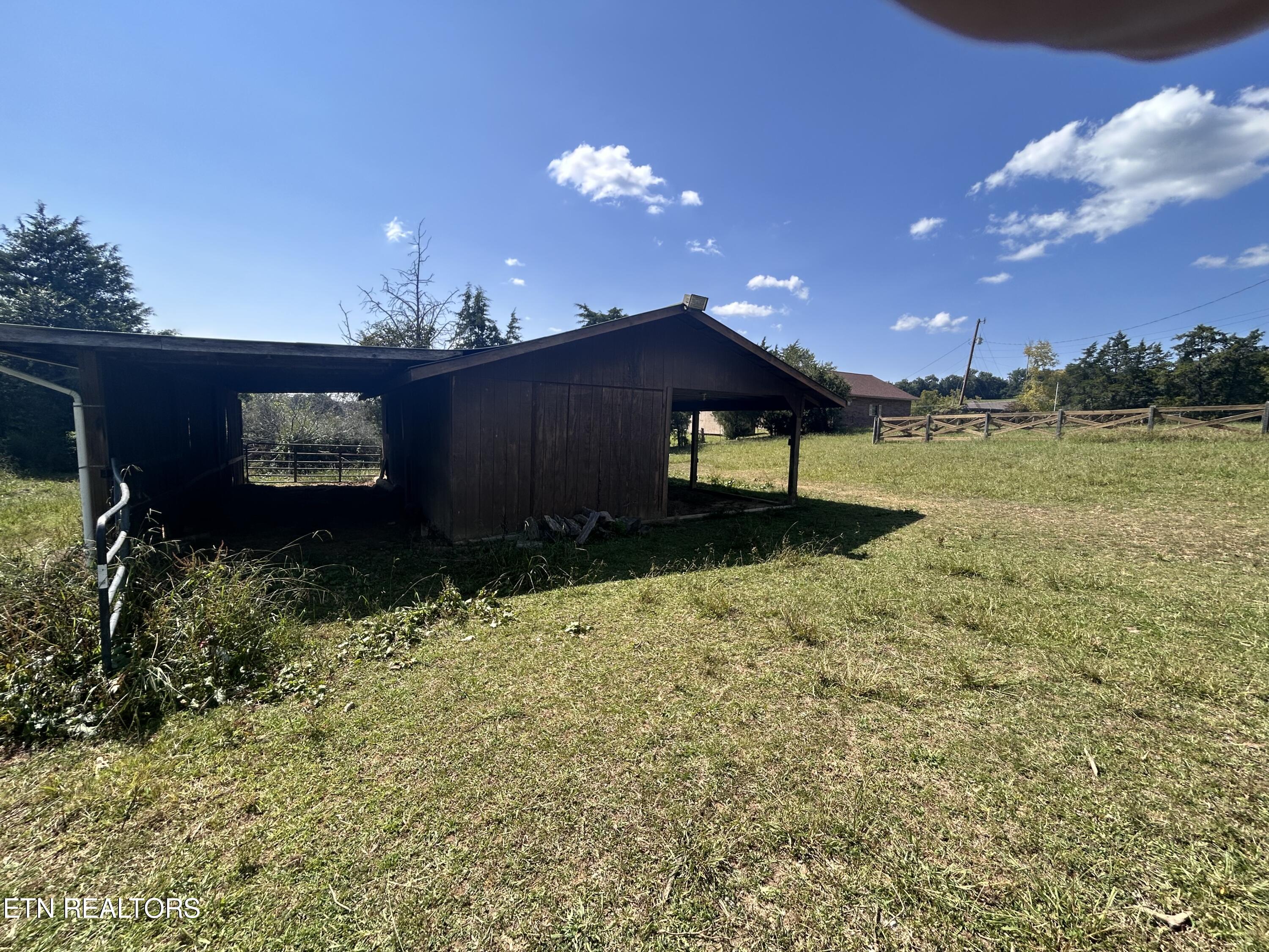 1115 Tazewell Pike Luttrell TN 37779
