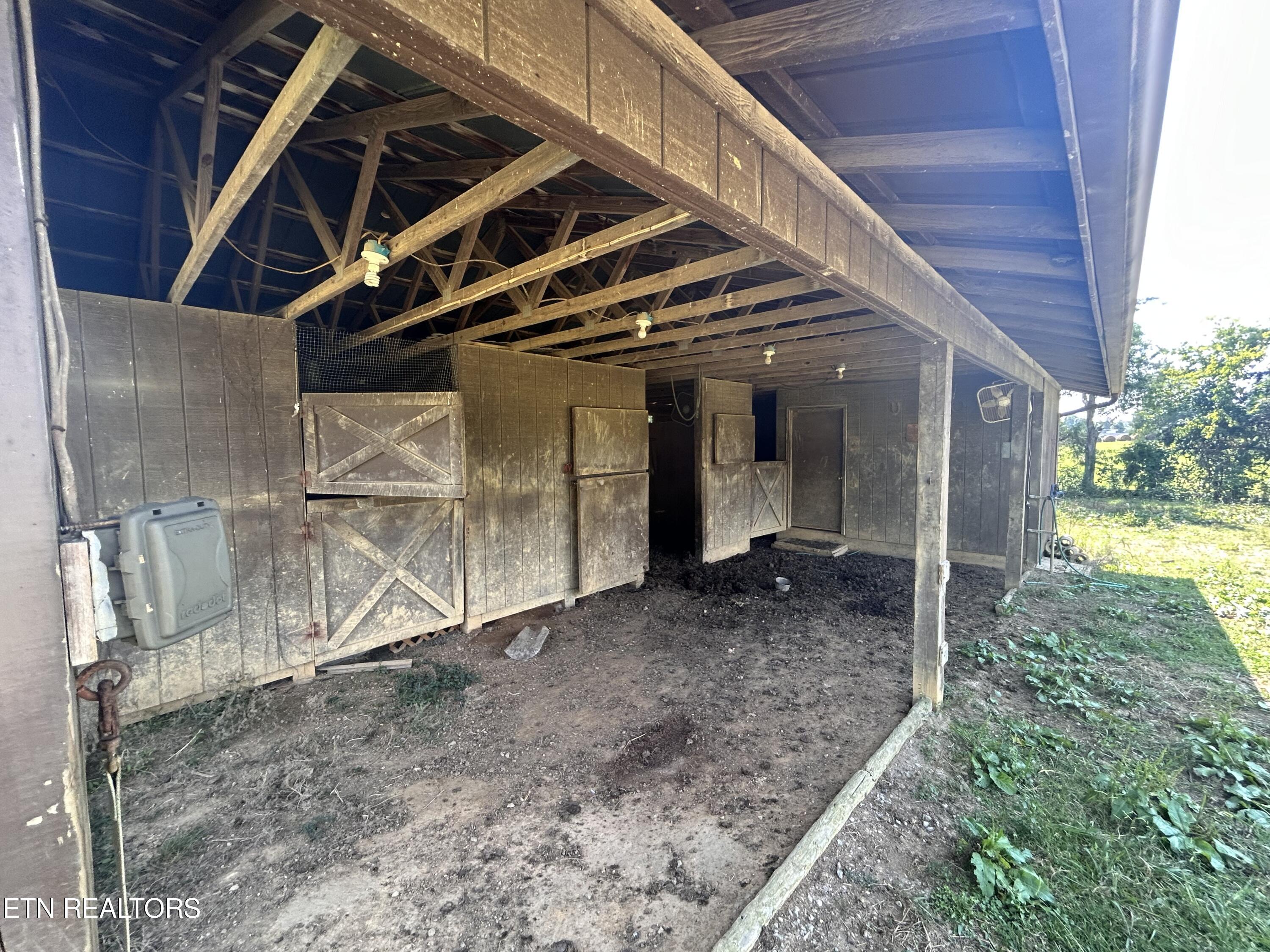 1115 Tazewell Pike Luttrell TN 37779