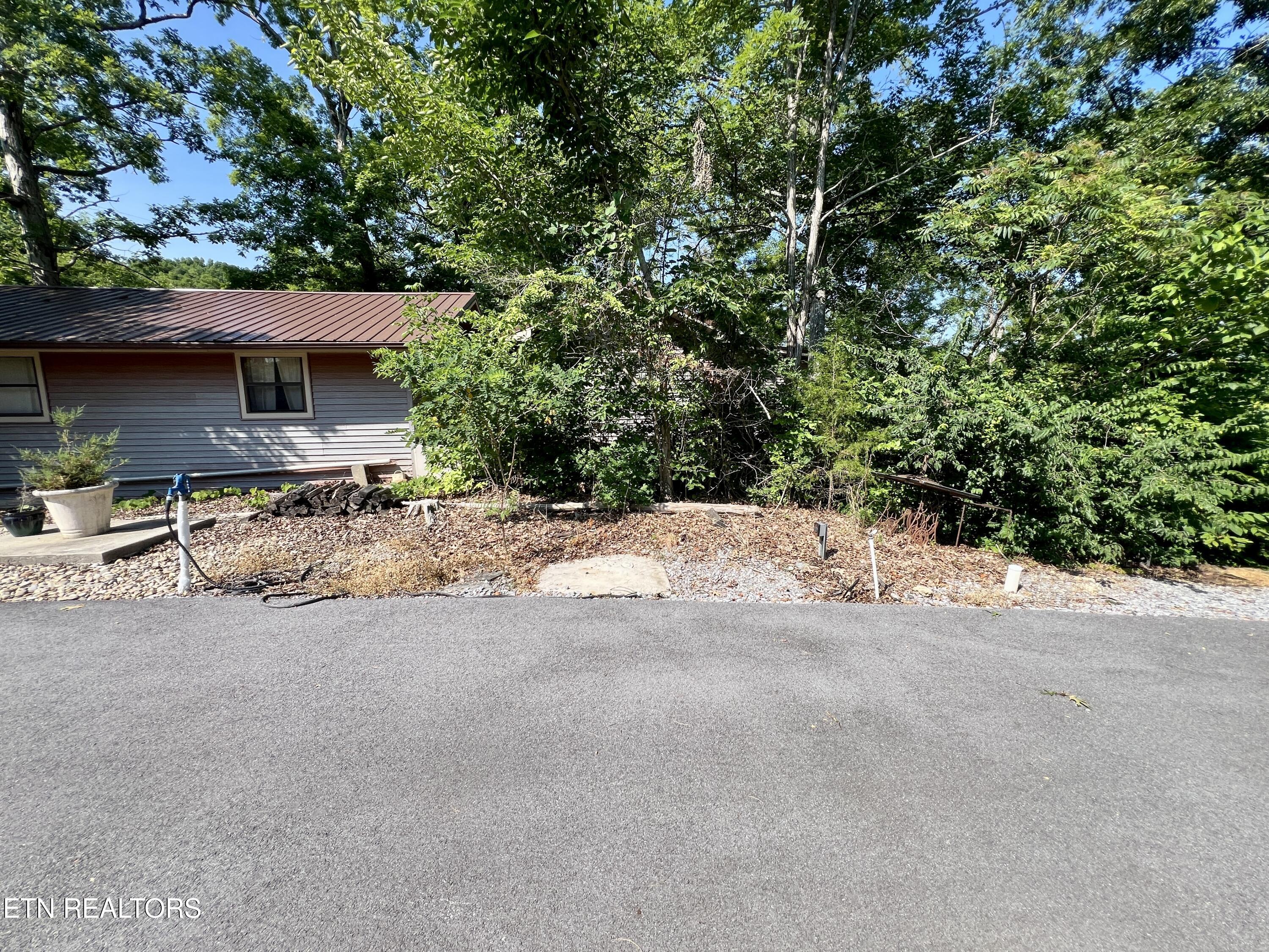 706 Fairgarden Circle Sevierville TN 37876