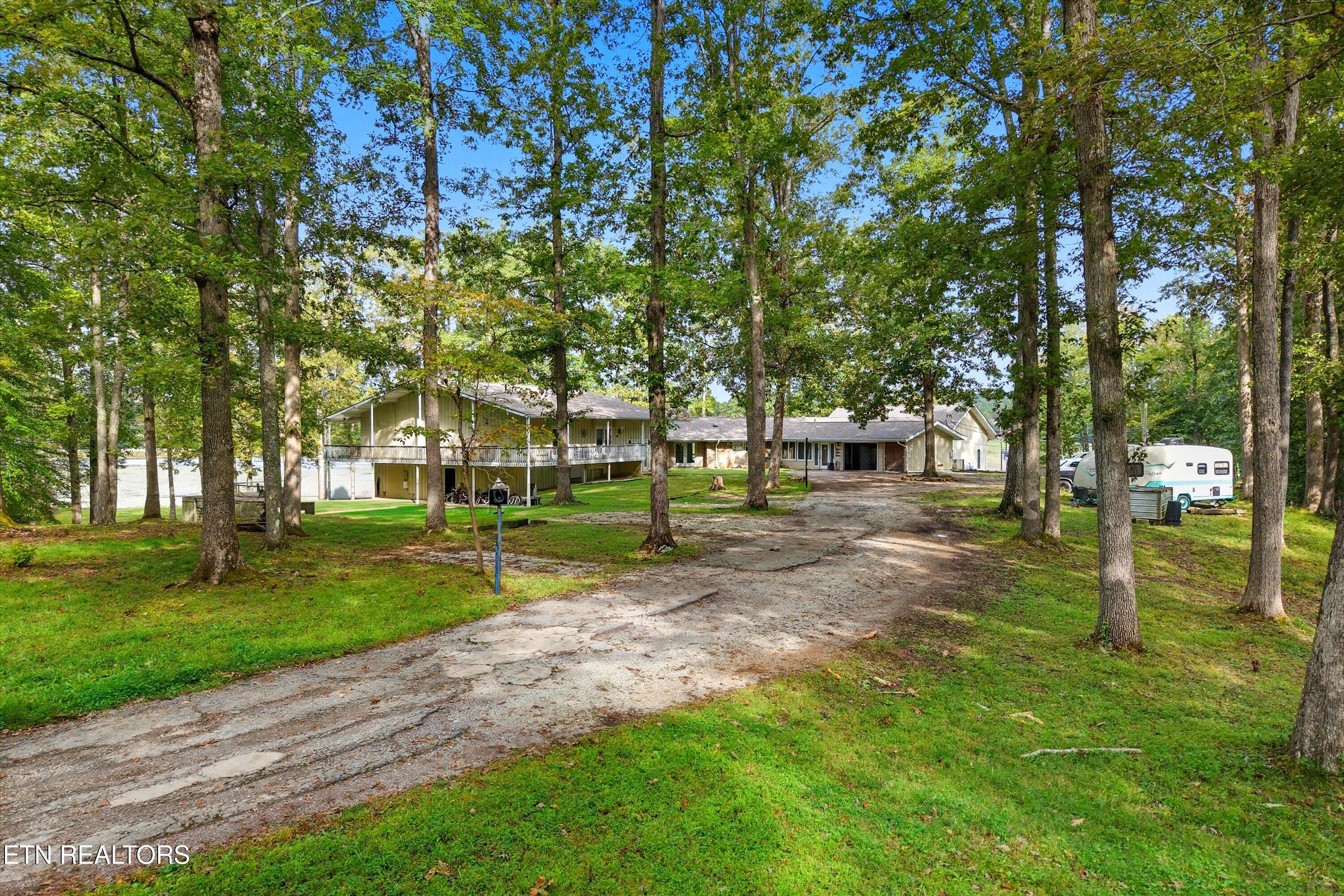 605 S Lake Drive Oneida TN 37841