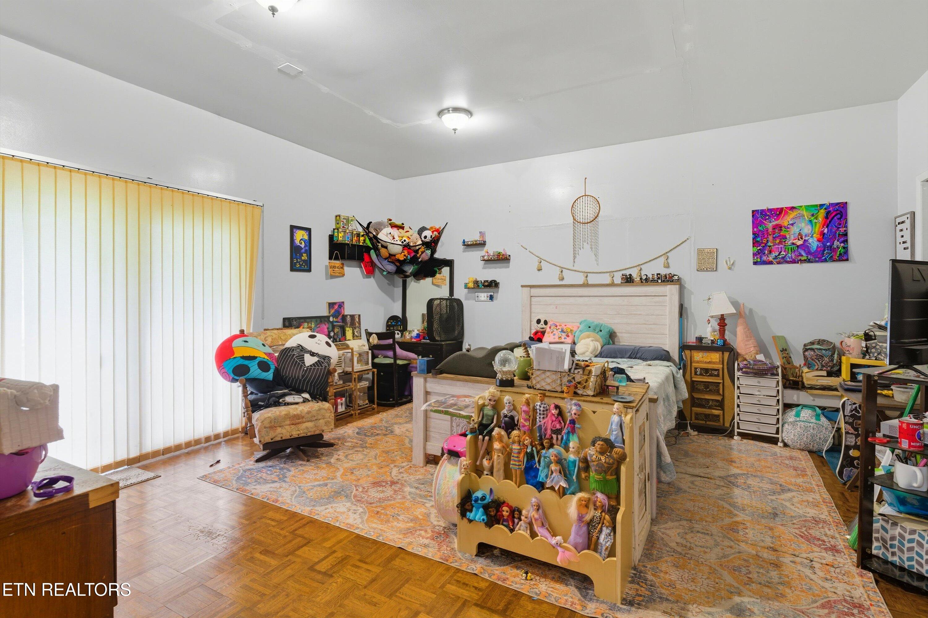 605 S Lake Drive Oneida TN 37841