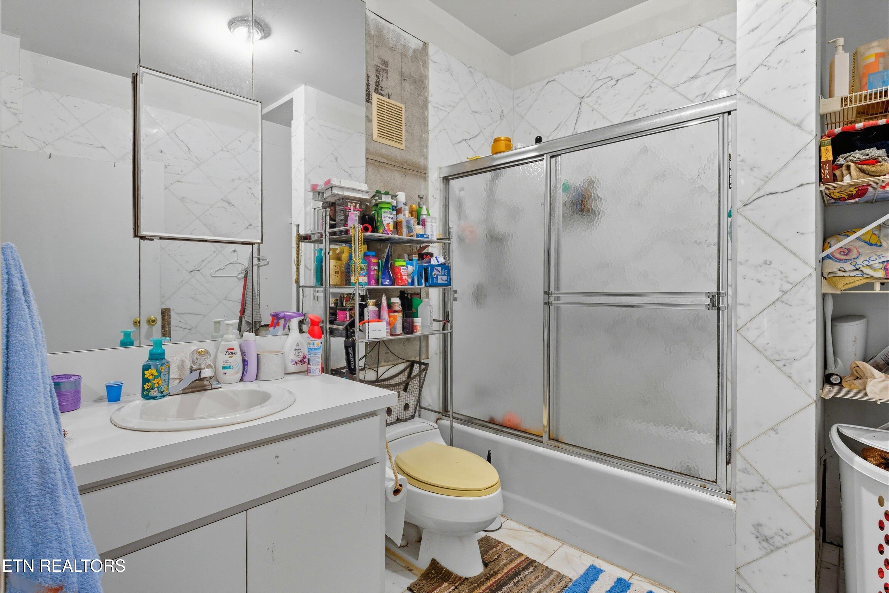 605 S Lake Drive Oneida TN 37841