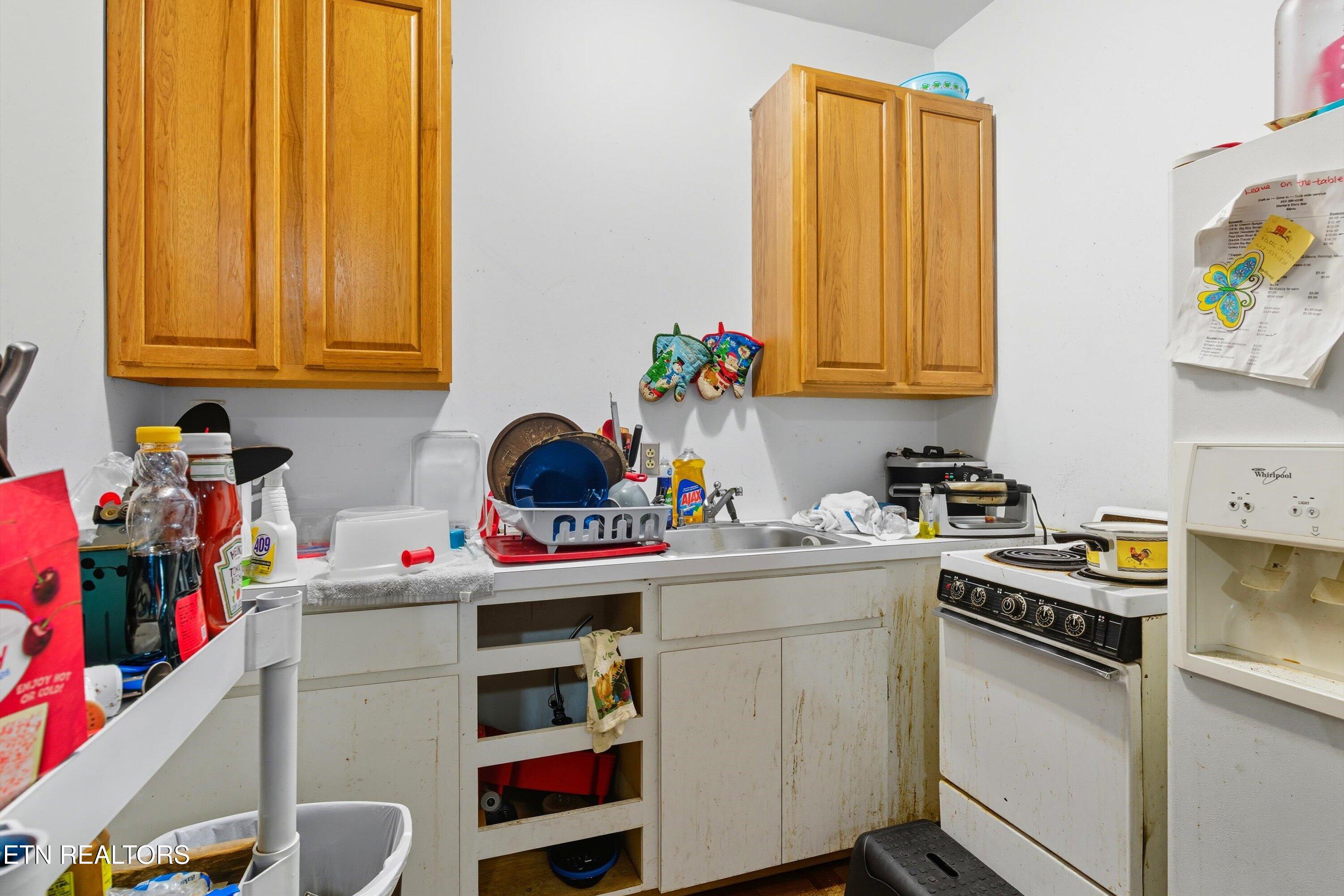 605 S Lake Drive Oneida TN 37841