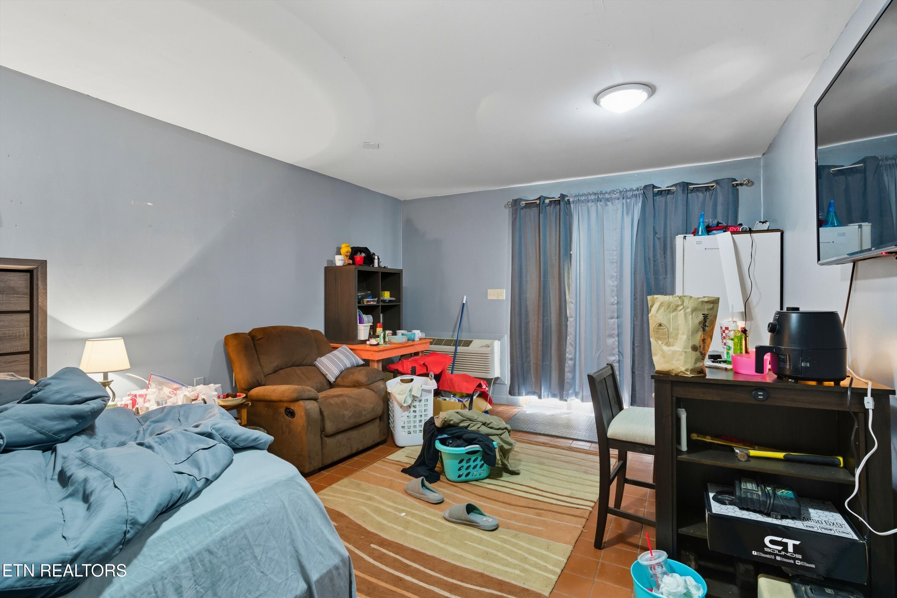 605 S Lake Drive Oneida TN 37841