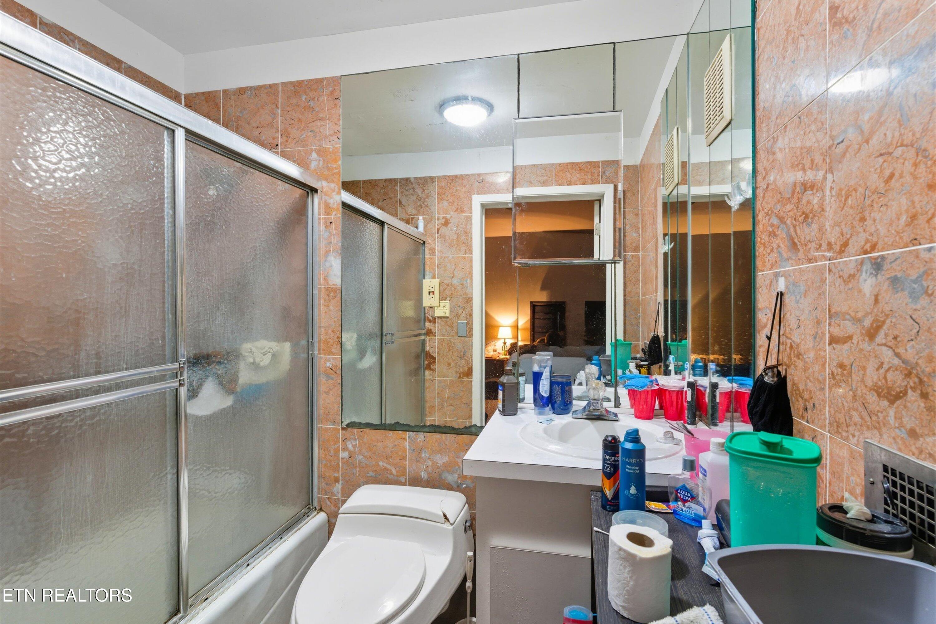 605 S Lake Drive Oneida TN 37841