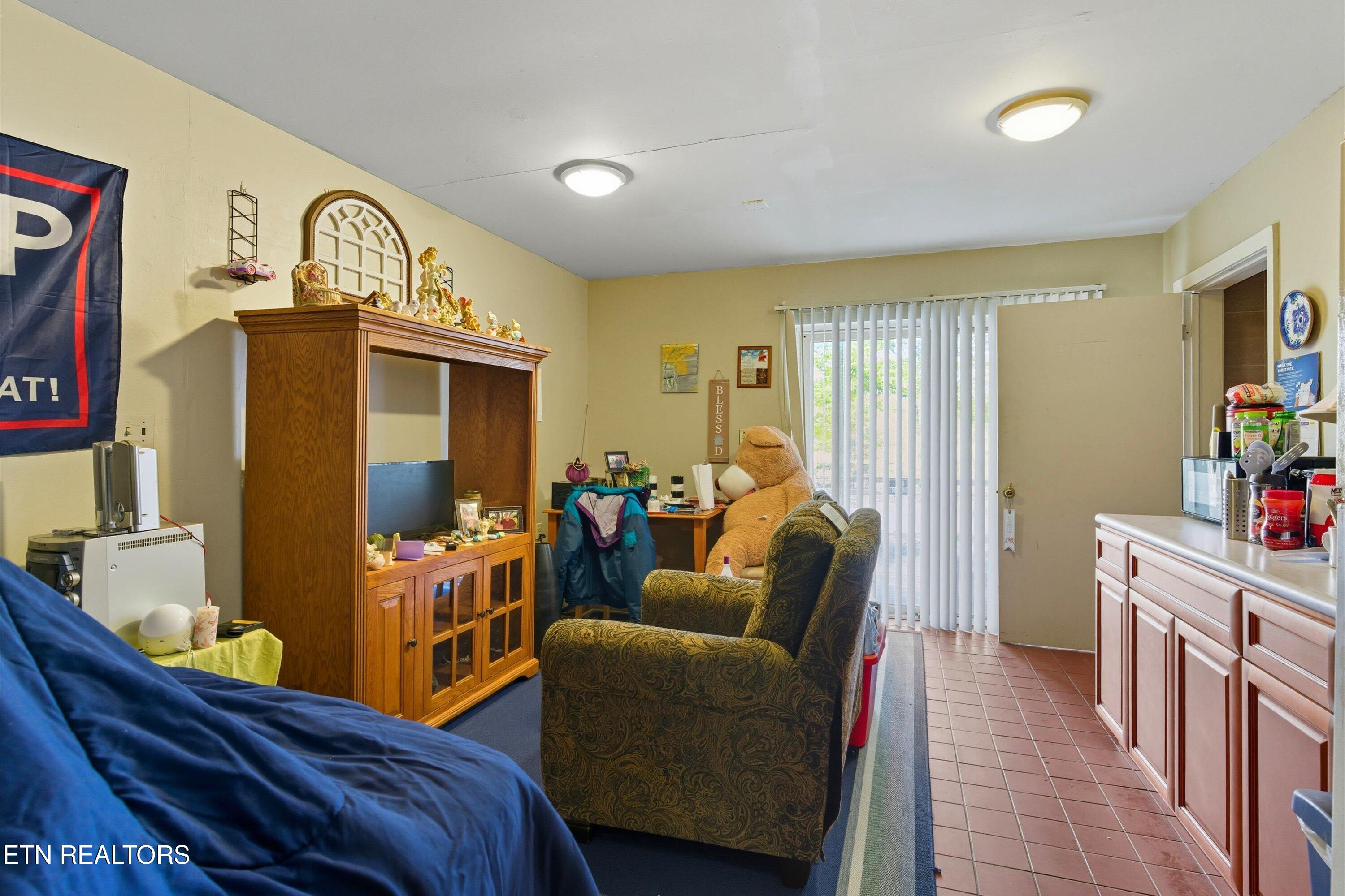 605 S Lake Drive Oneida TN 37841
