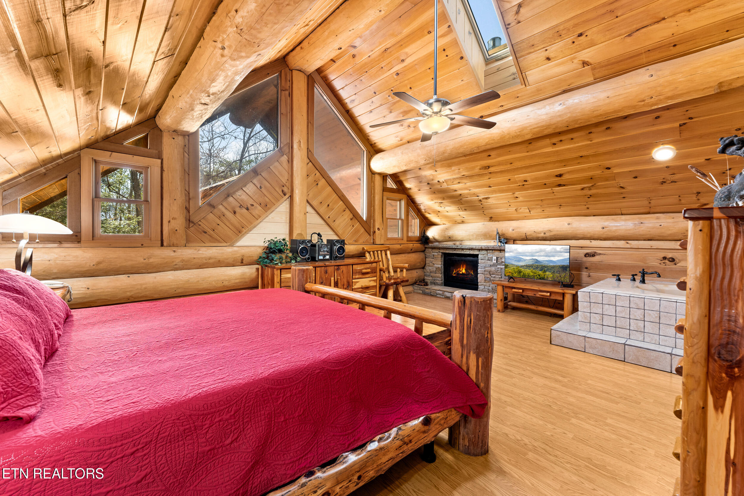 438 Coyote Road Gatlinburg TN 37738