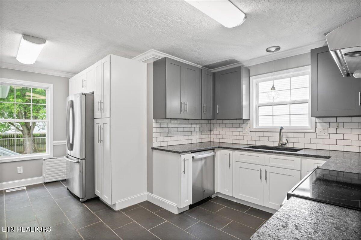 348 Ridge Road Caryville TN 37714