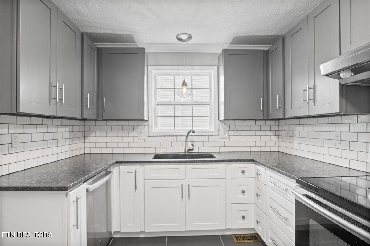 348 Ridge Road Caryville TN 37714