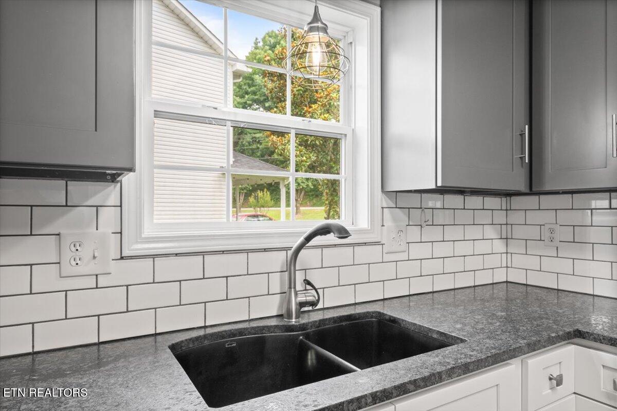 348 Ridge Road Caryville TN 37714