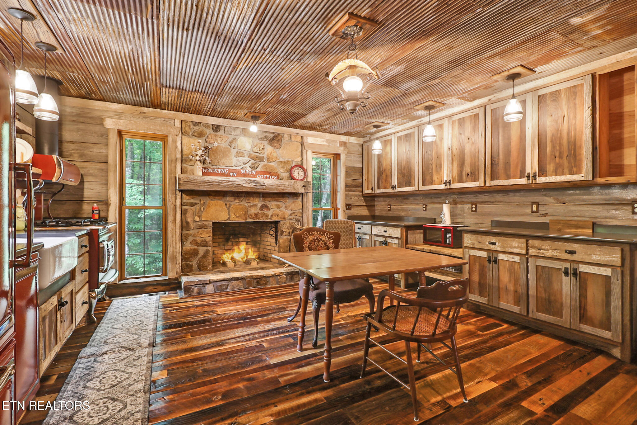 560 Ridgetop Jamestown TN 38556