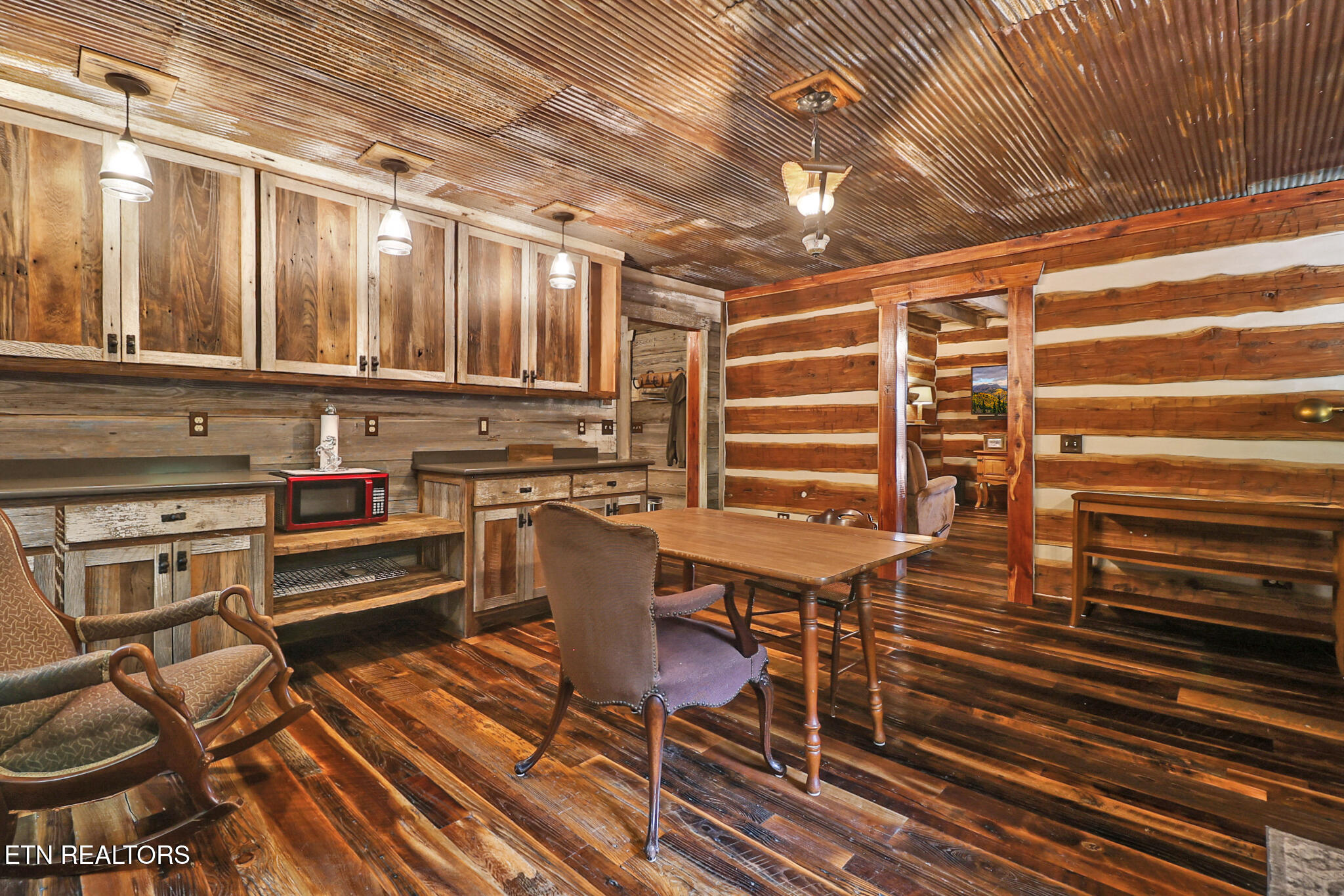 560 Ridgetop Jamestown TN 38556