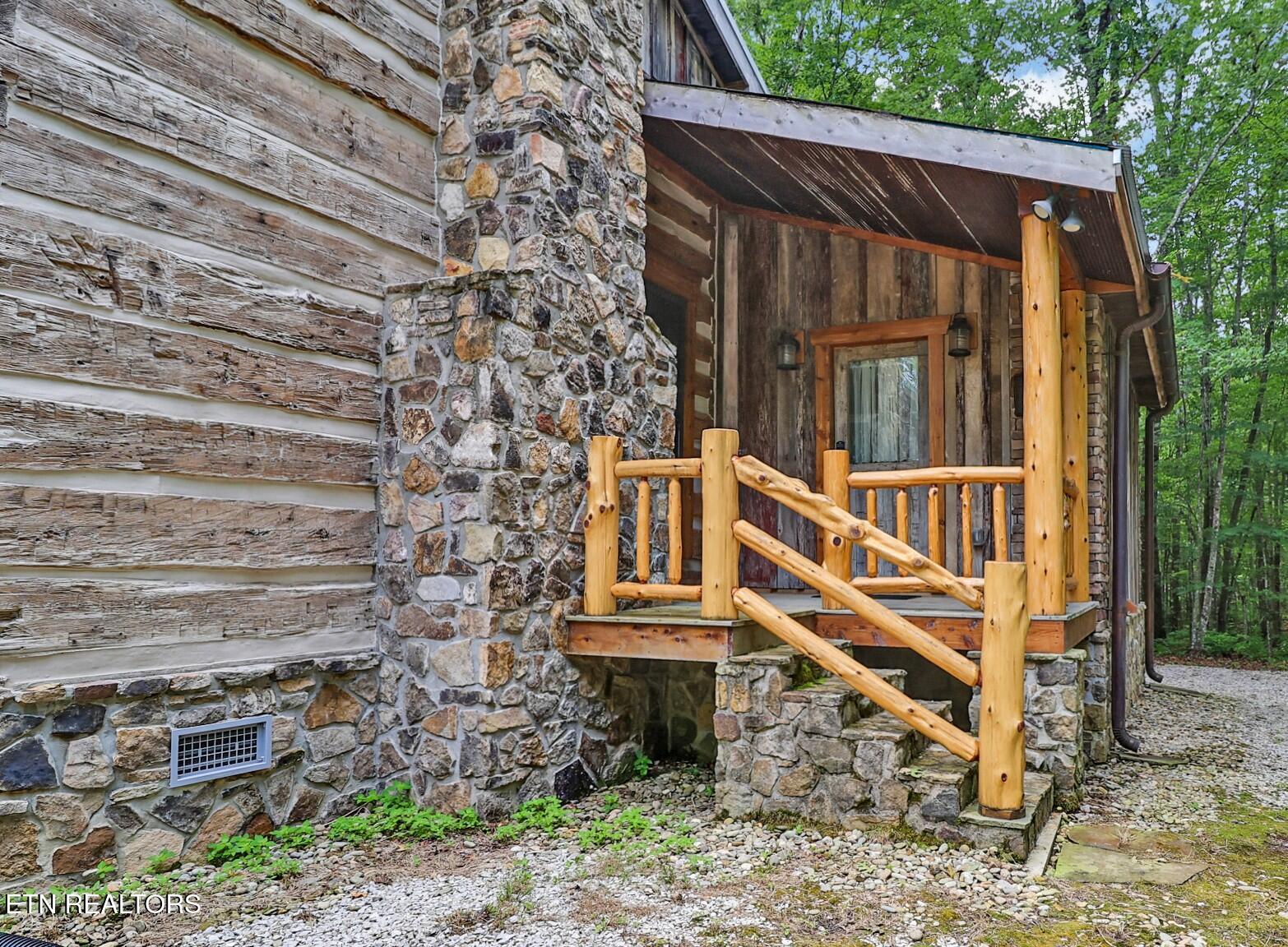560 Ridgetop Jamestown TN 38556