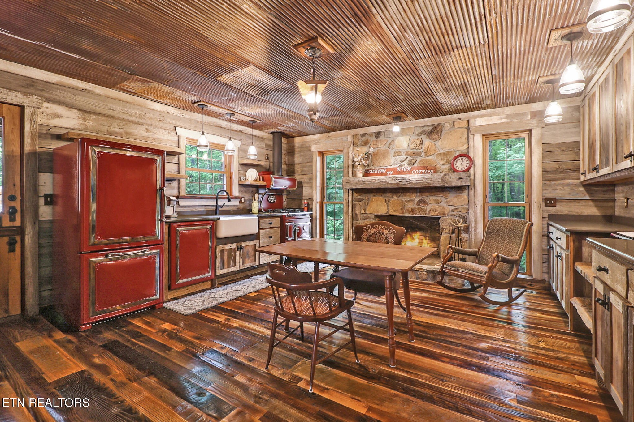560 Ridgetop Jamestown TN 38556