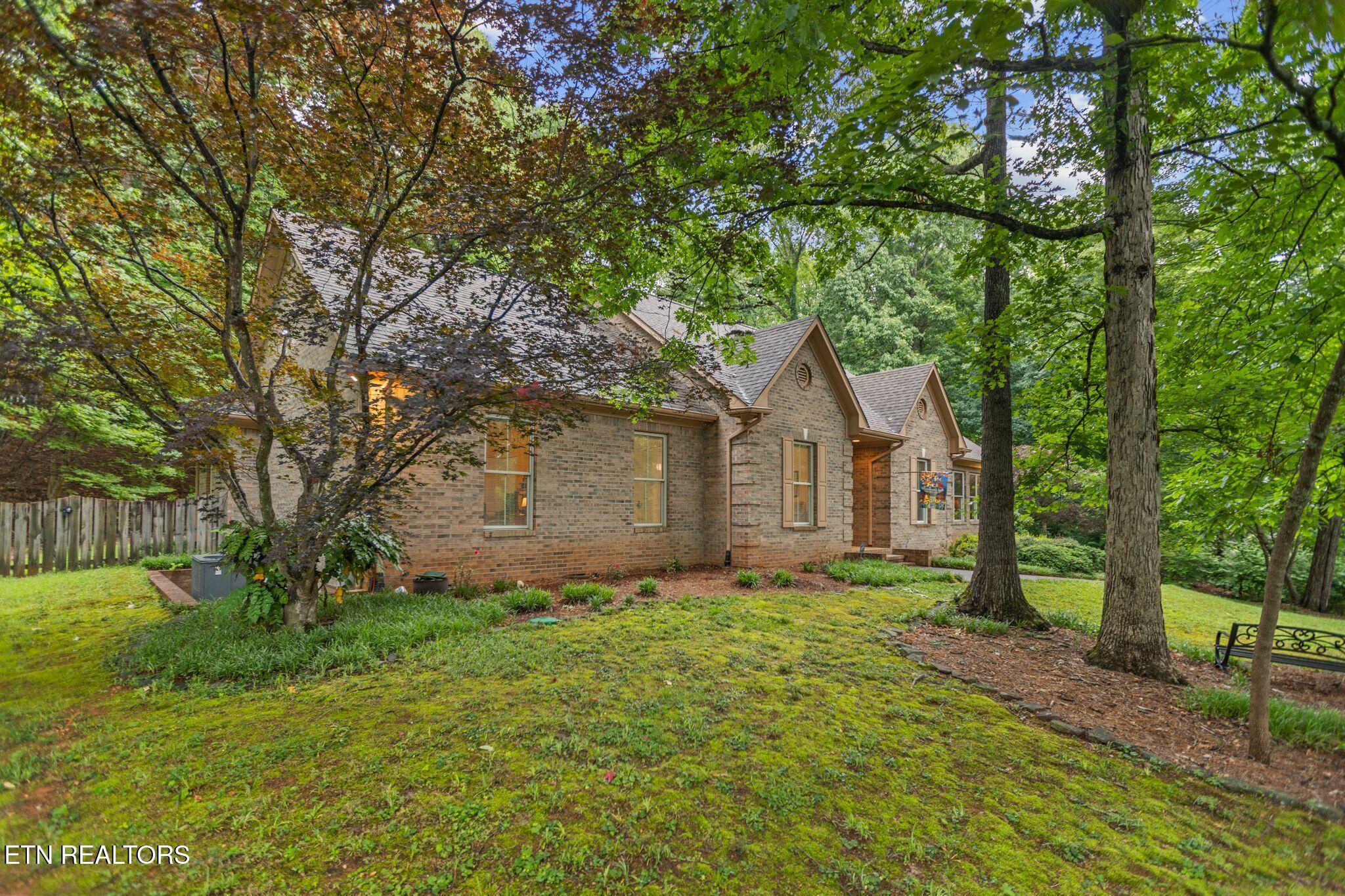 5227 Beverly Oaks Drive Knoxville TN 37918
