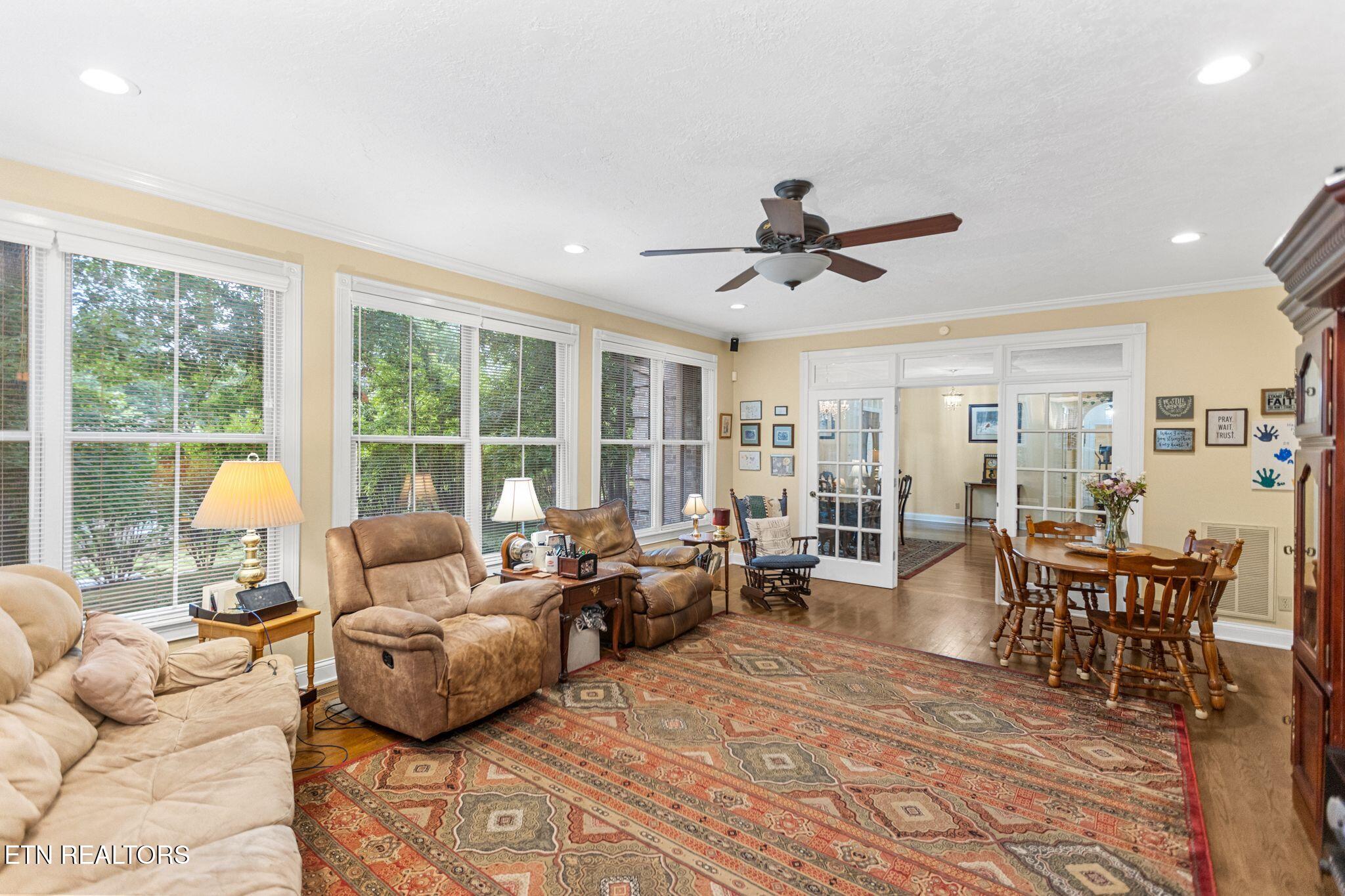 5227 Beverly Oaks Drive Knoxville TN 37918