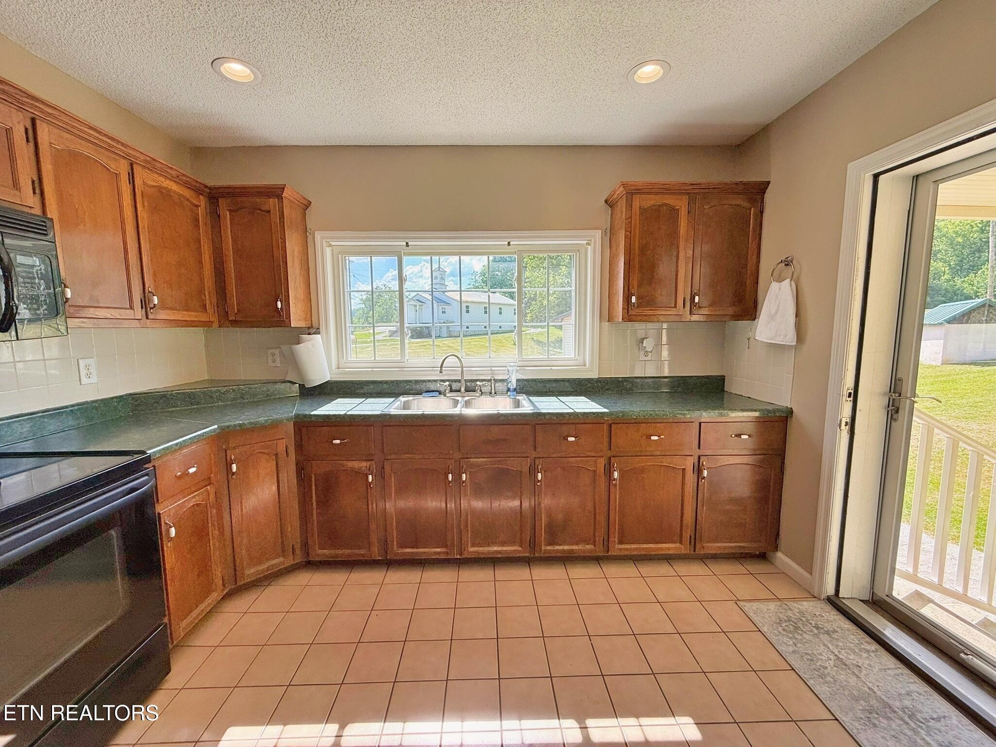 6646 Tennessee 297 Pioneer TN 37847