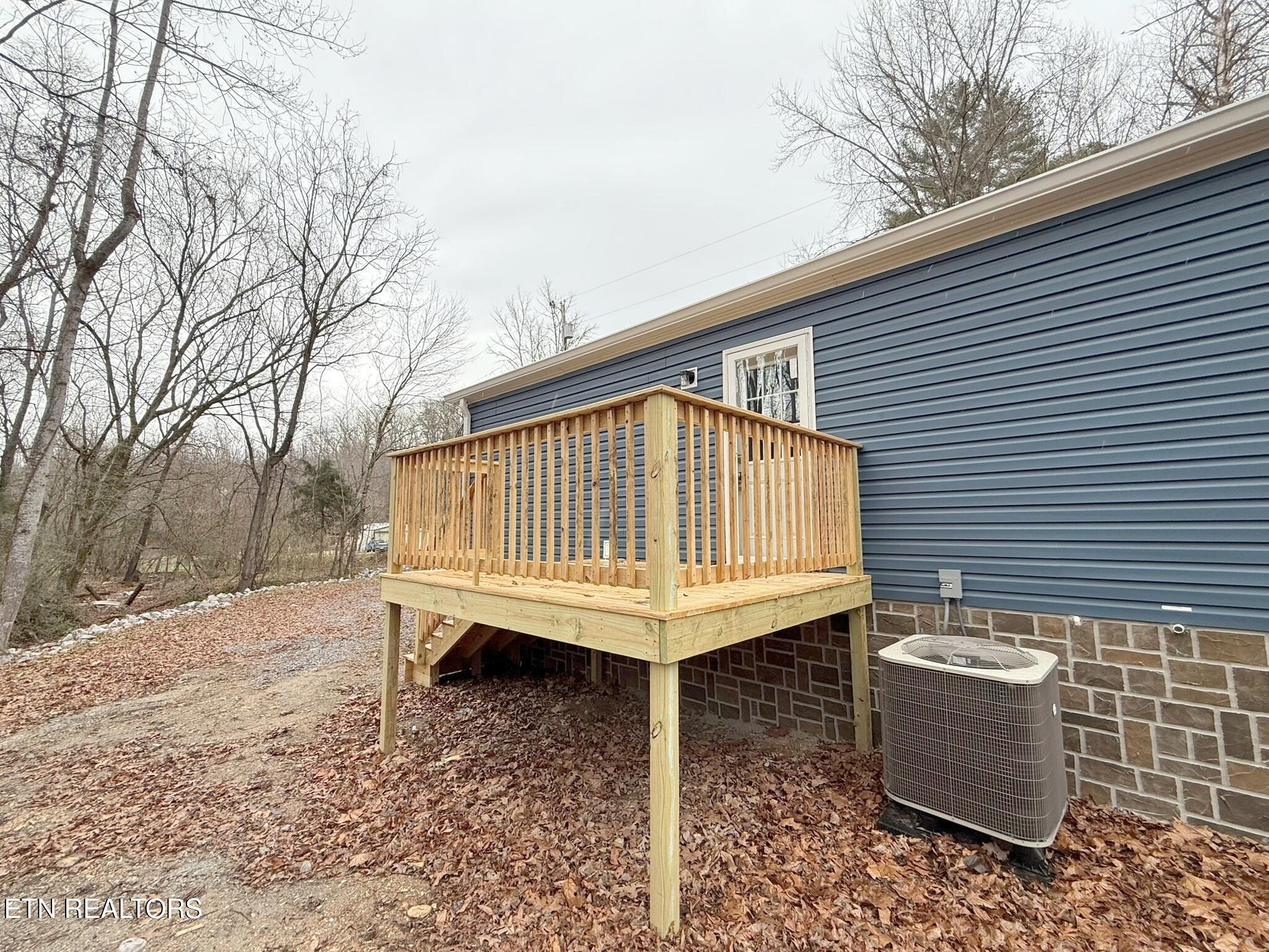 596 Old Long Hollow Road Lafollette TN 37766