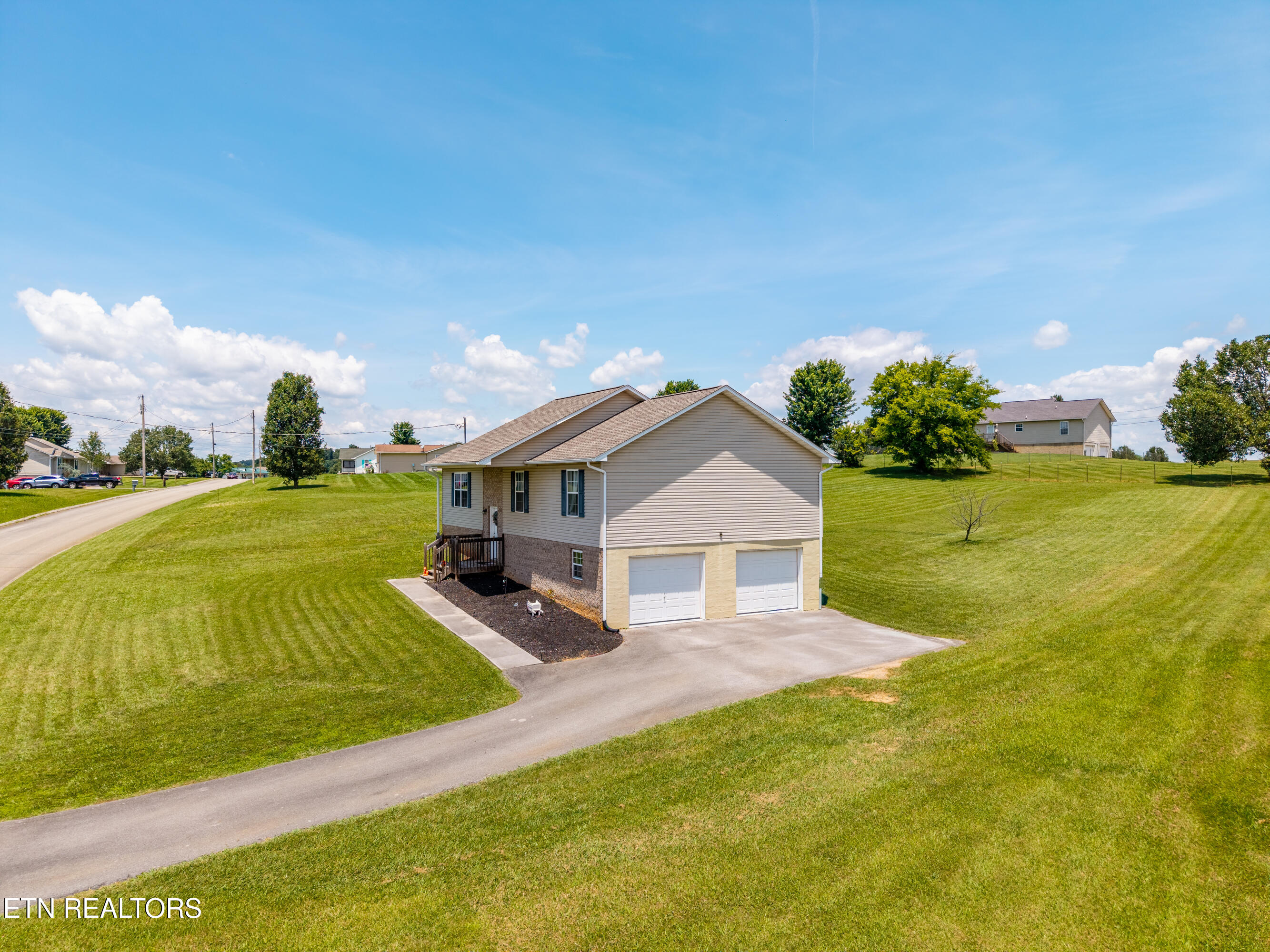 157 Ridgefield Drive Dandridge TN 37725