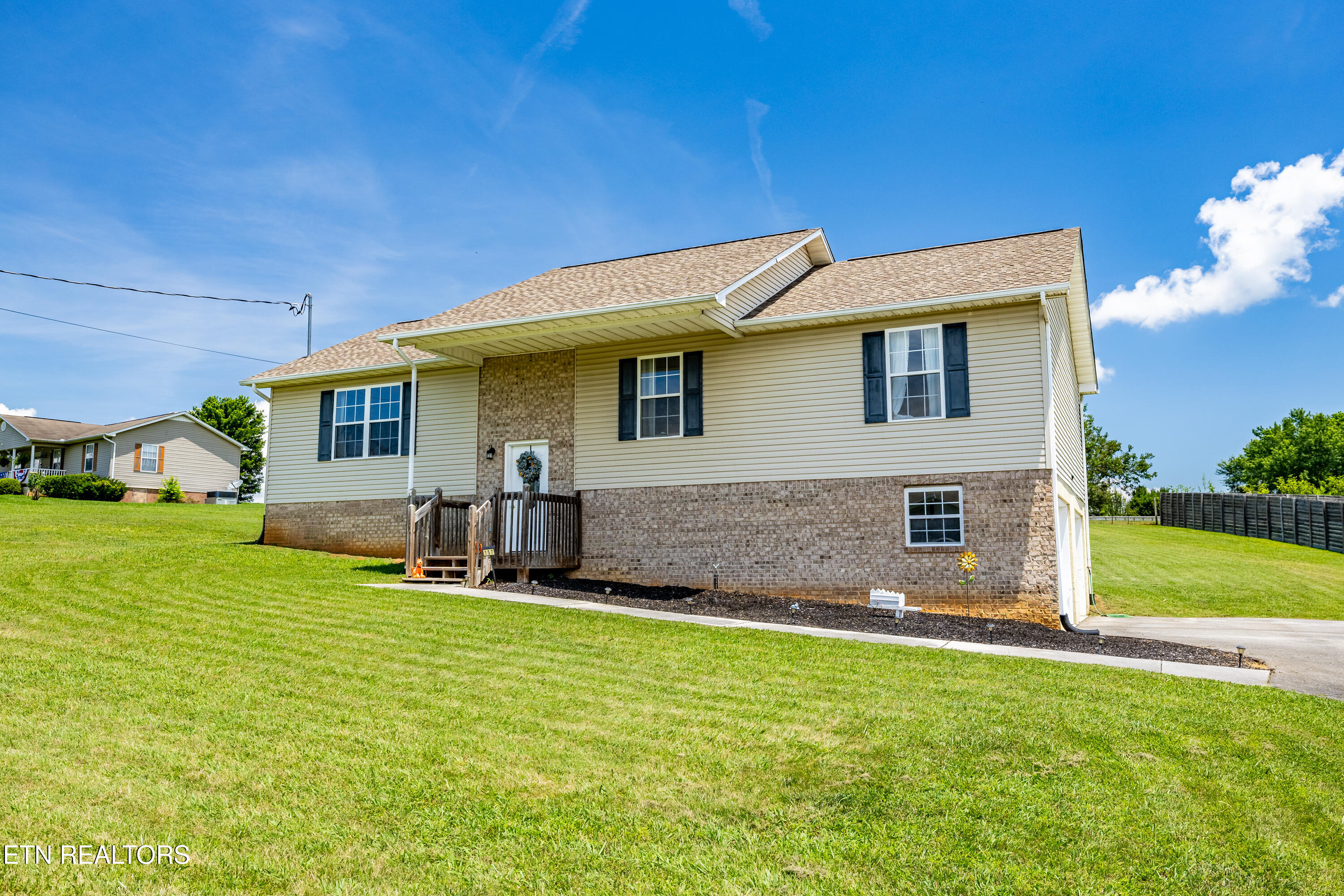 157 Ridgefield Drive Dandridge TN 37725