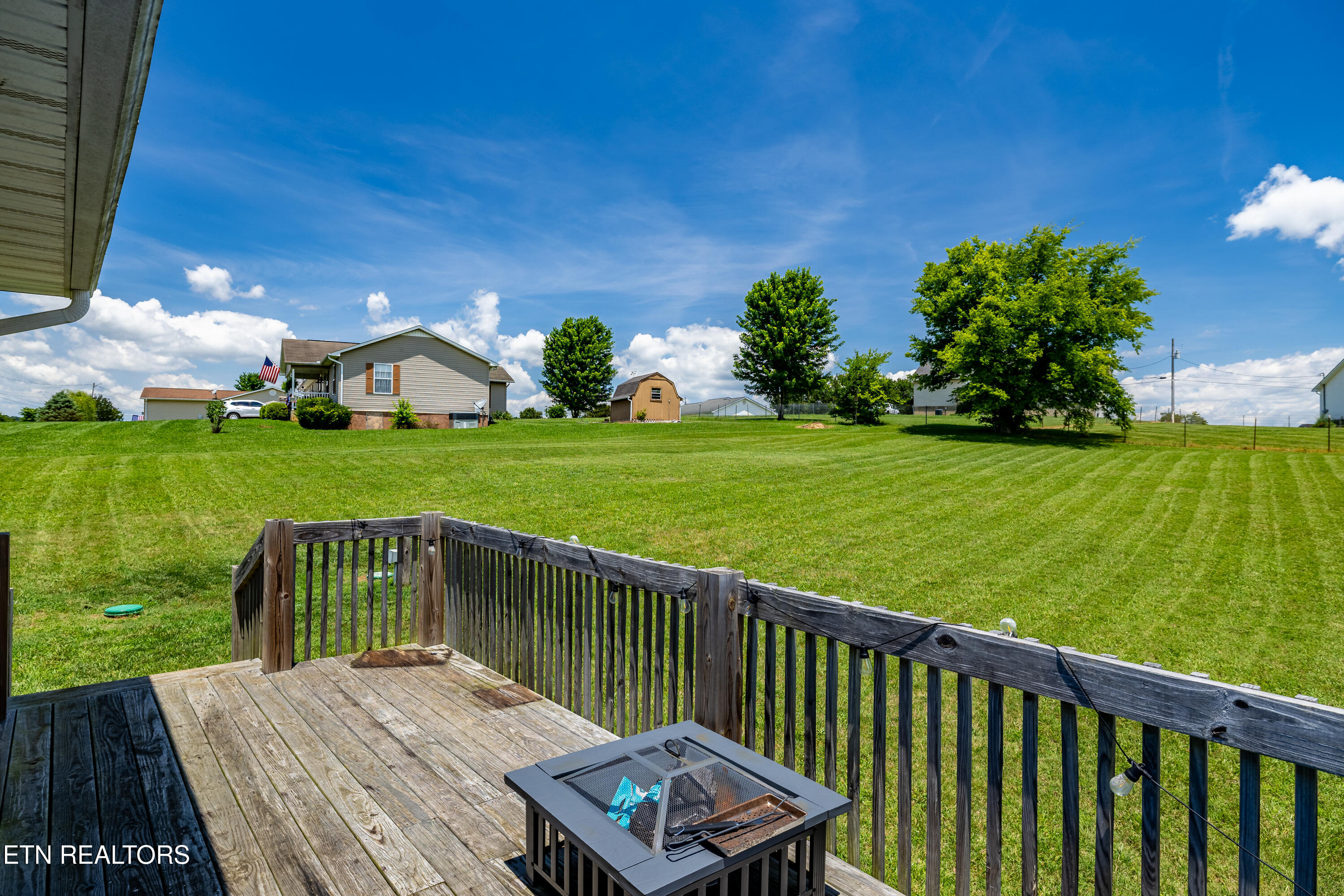 157 Ridgefield Drive Dandridge TN 37725