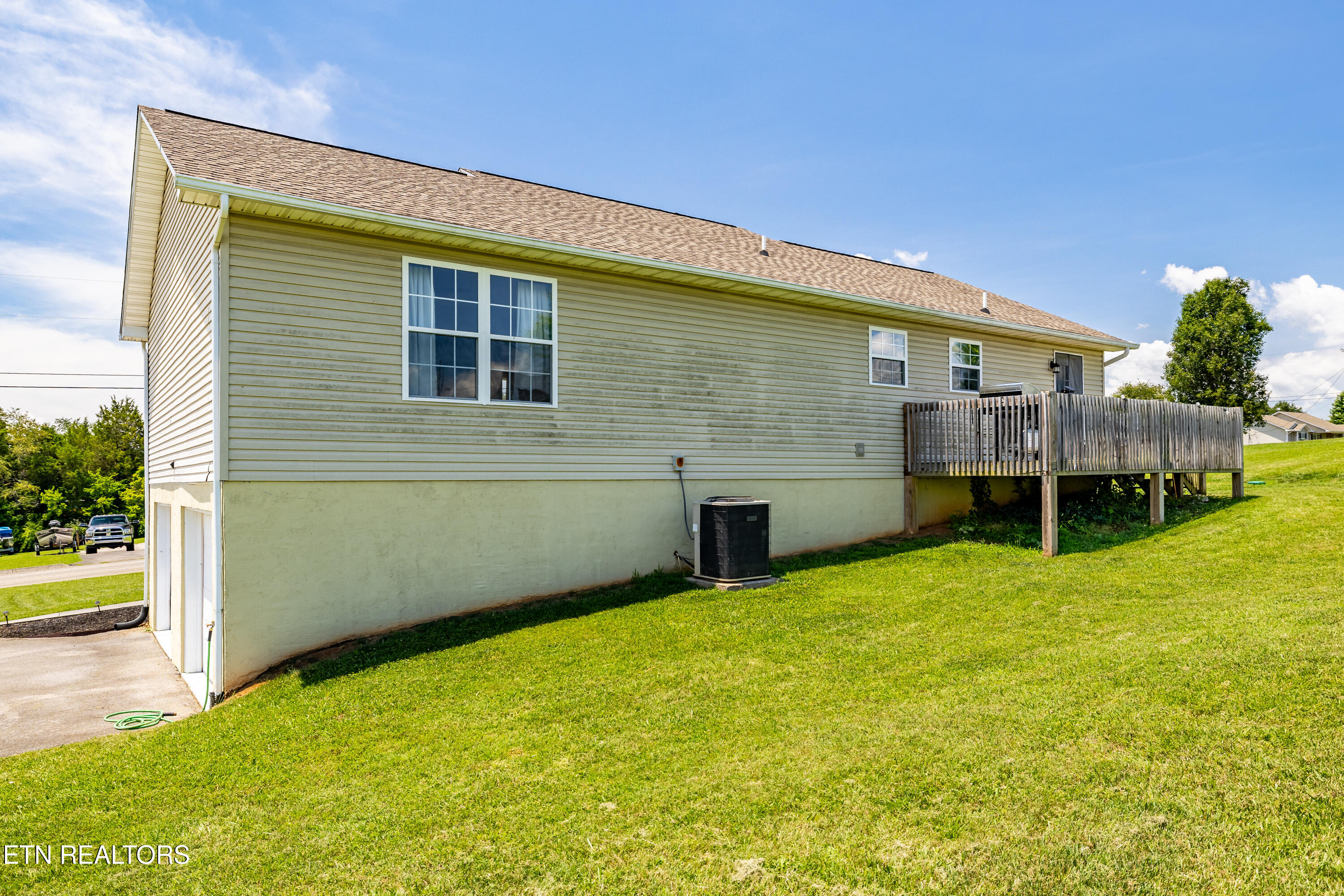 157 Ridgefield Drive Dandridge TN 37725