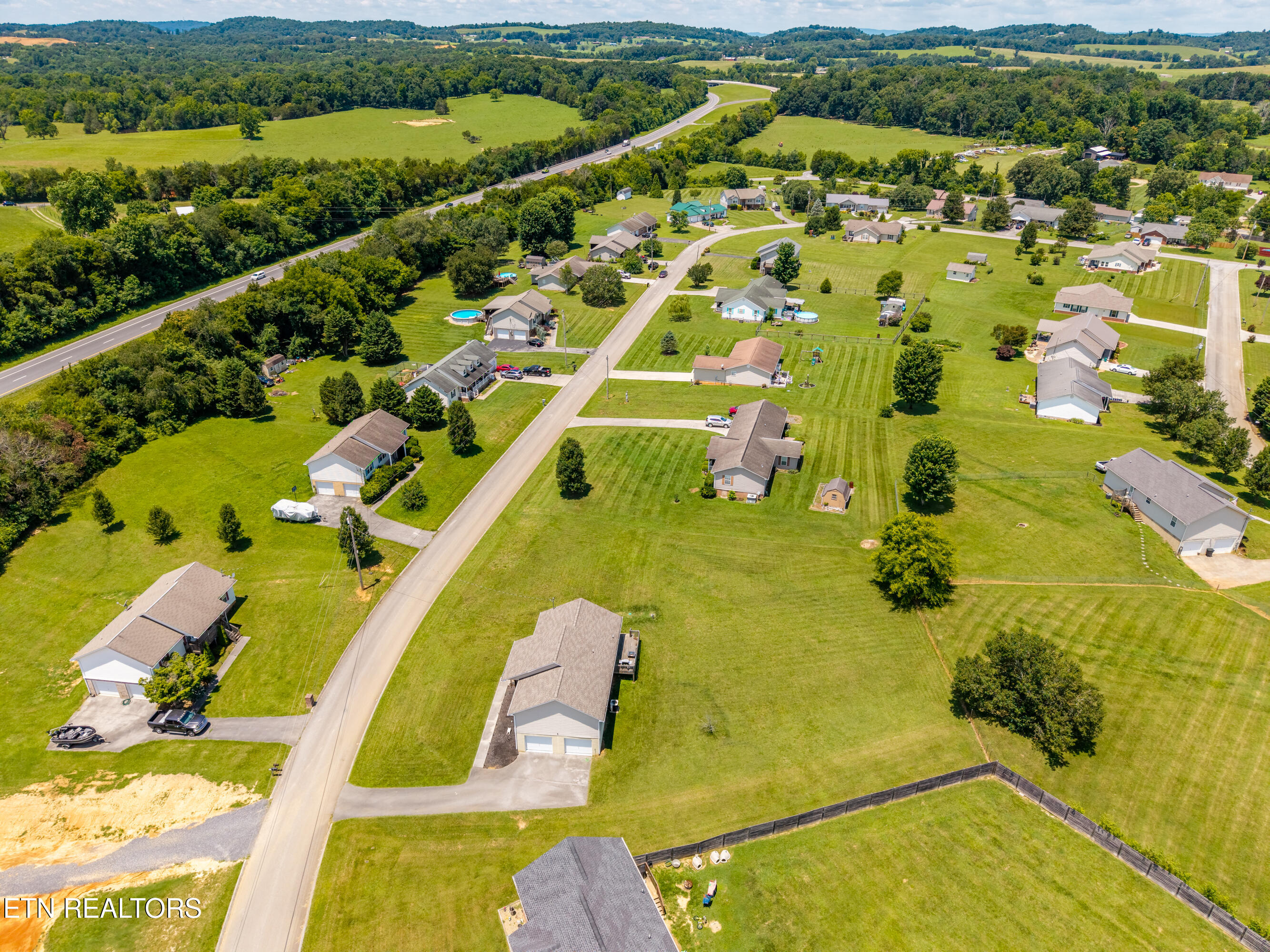 157 Ridgefield Drive Dandridge TN 37725