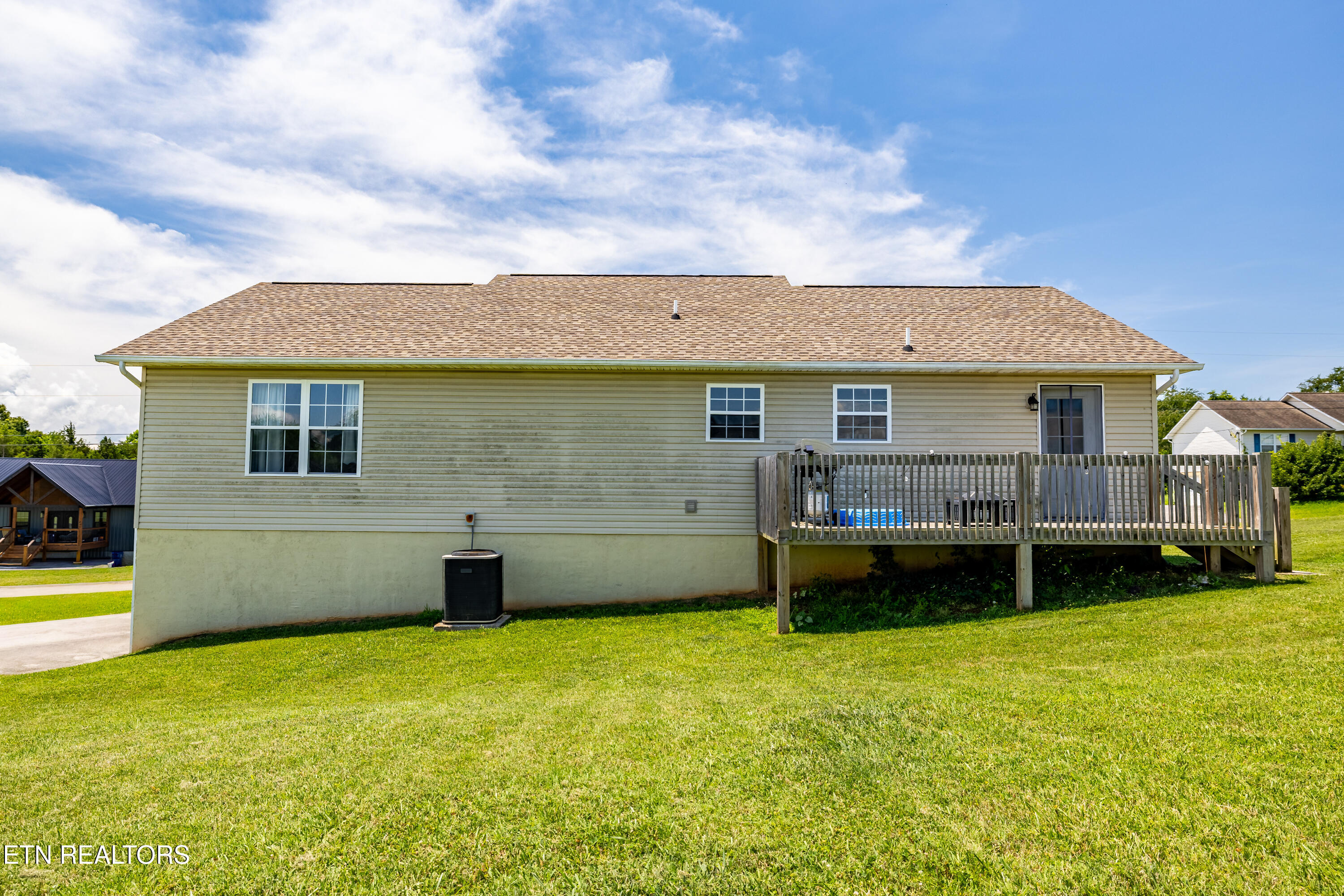 157 Ridgefield Drive Dandridge TN 37725