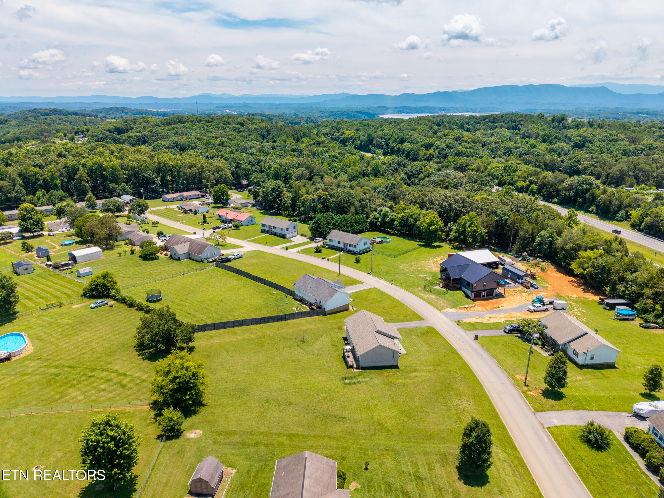 157 Ridgefield Drive Dandridge TN 37725