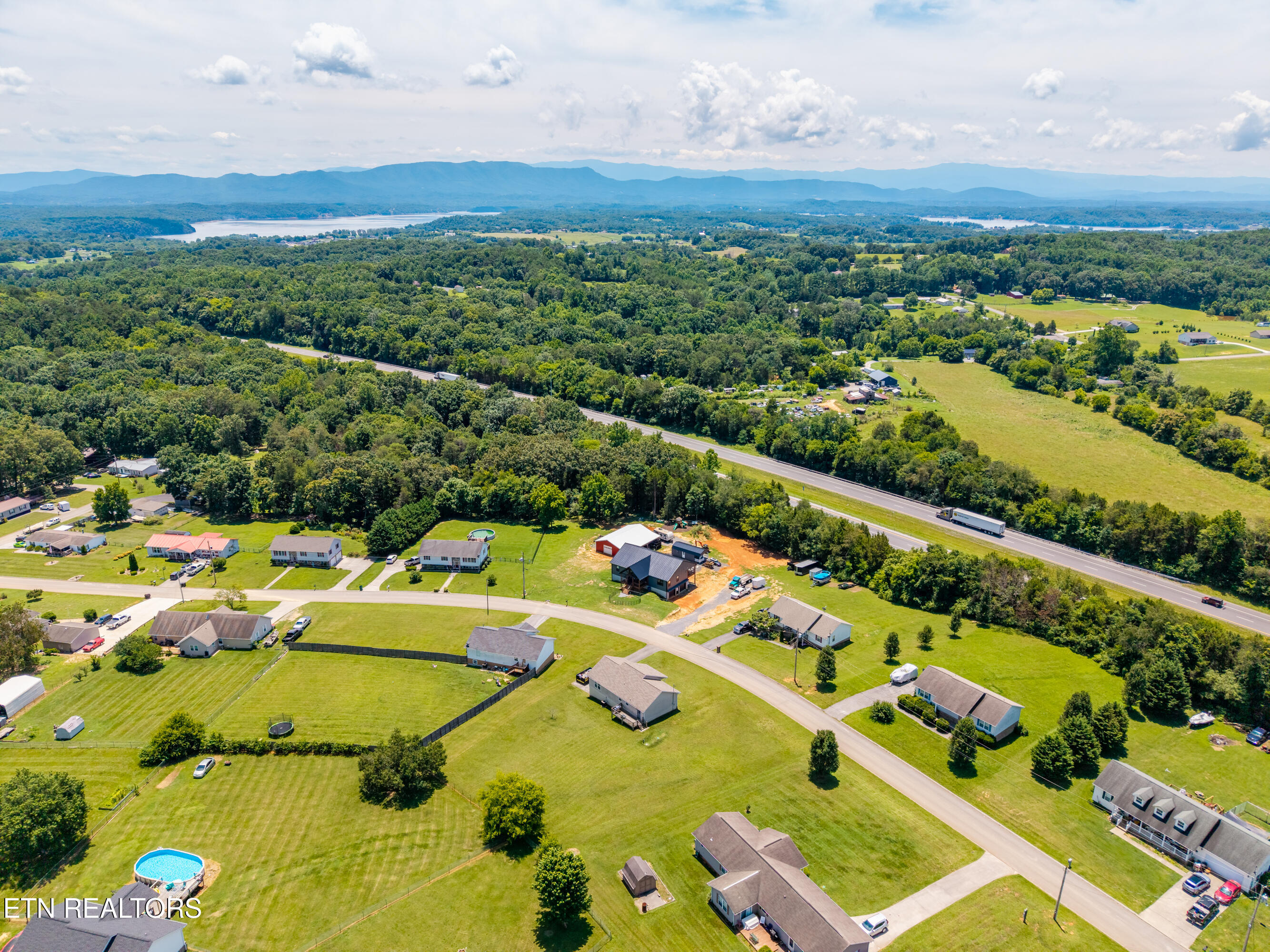 157 Ridgefield Drive Dandridge TN 37725