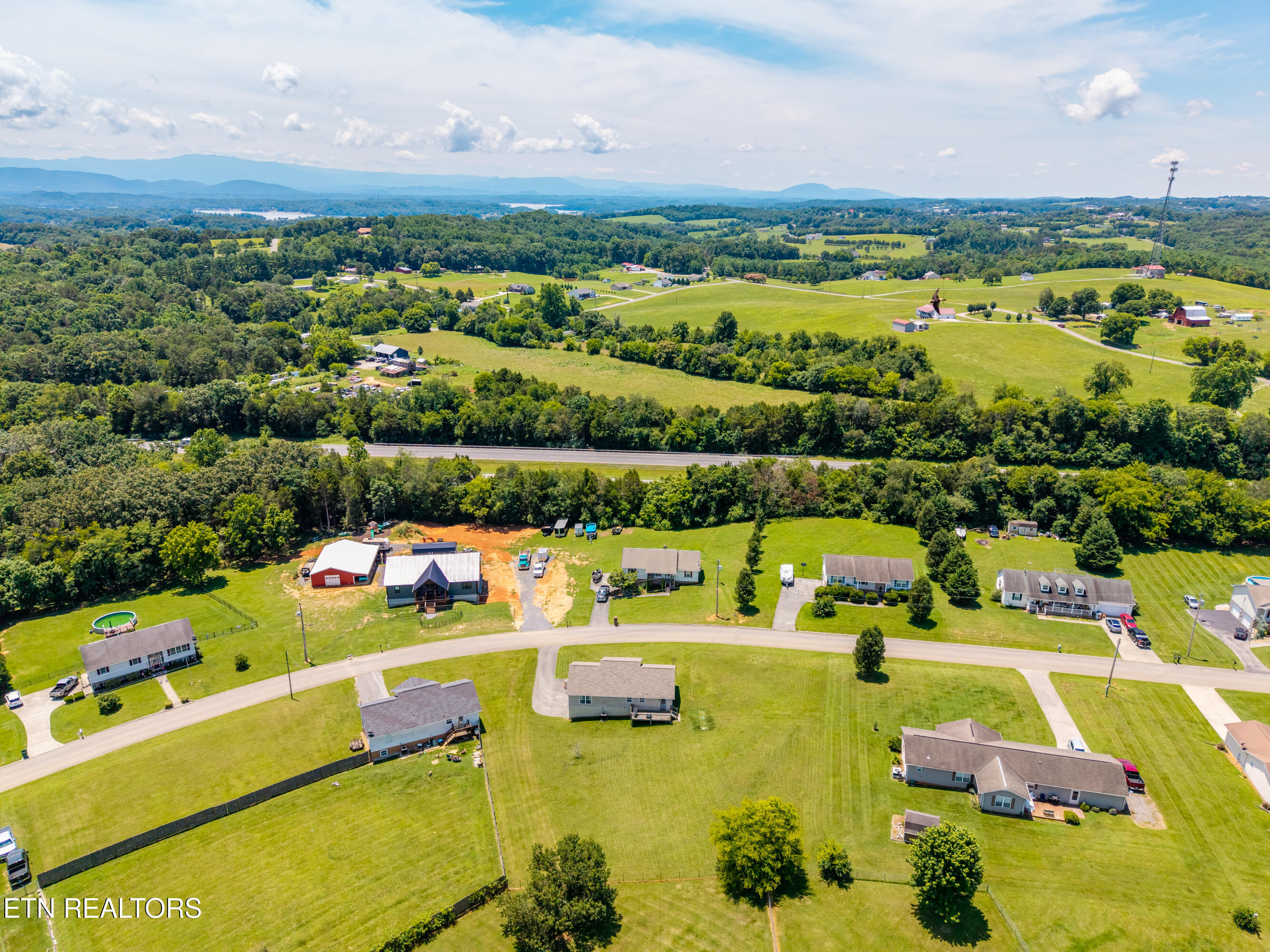157 Ridgefield Drive Dandridge TN 37725