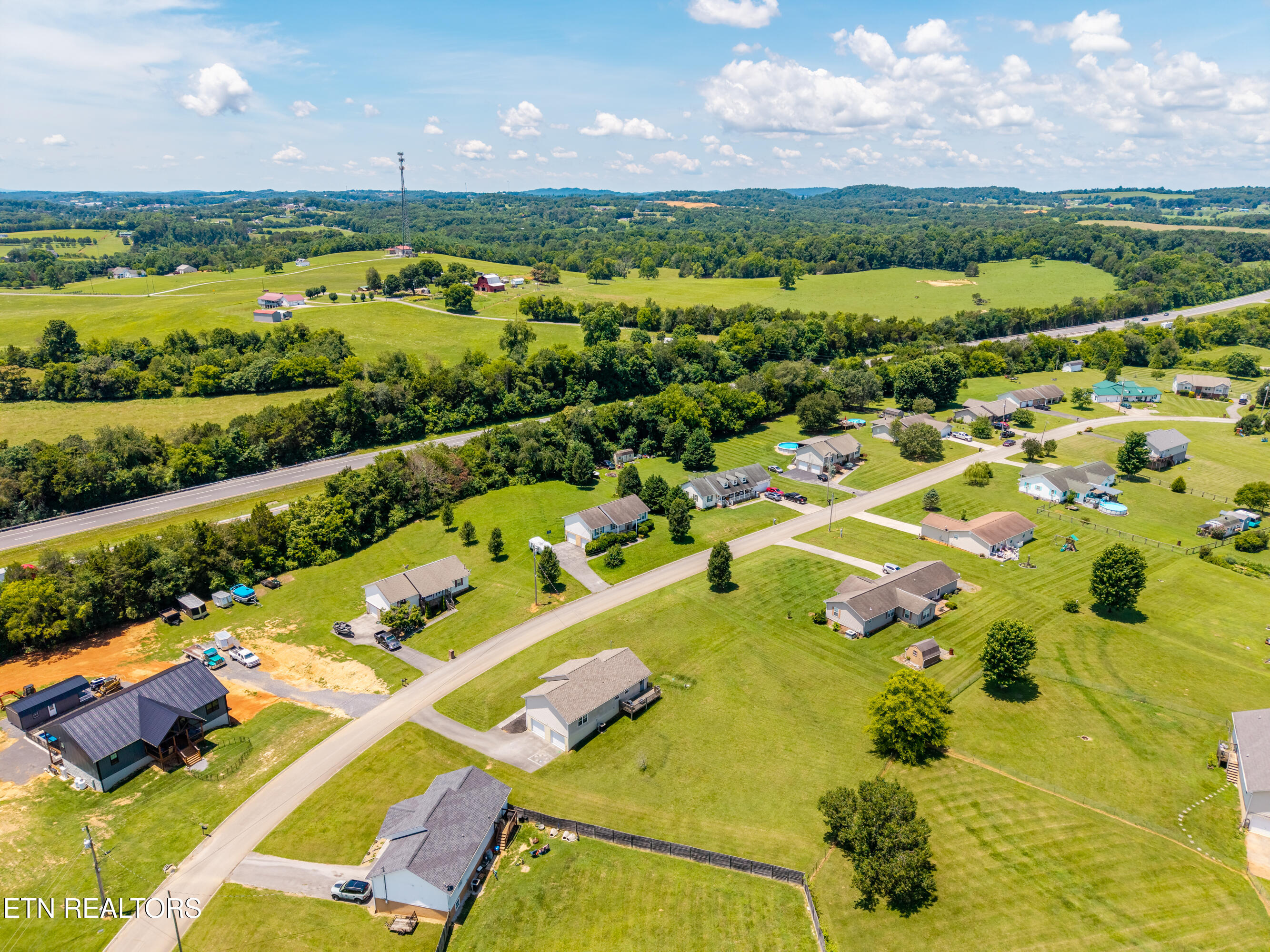 157 Ridgefield Drive Dandridge TN 37725