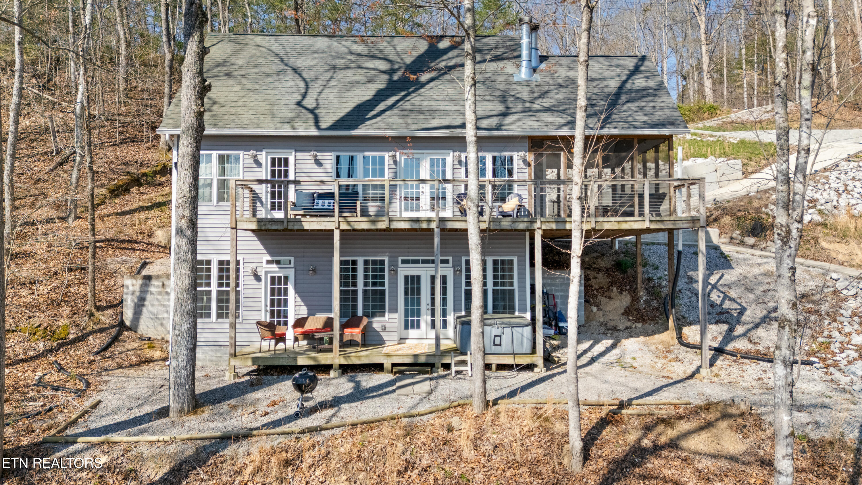 1317 Lakeview Drive Sharps Chapel TN 37866