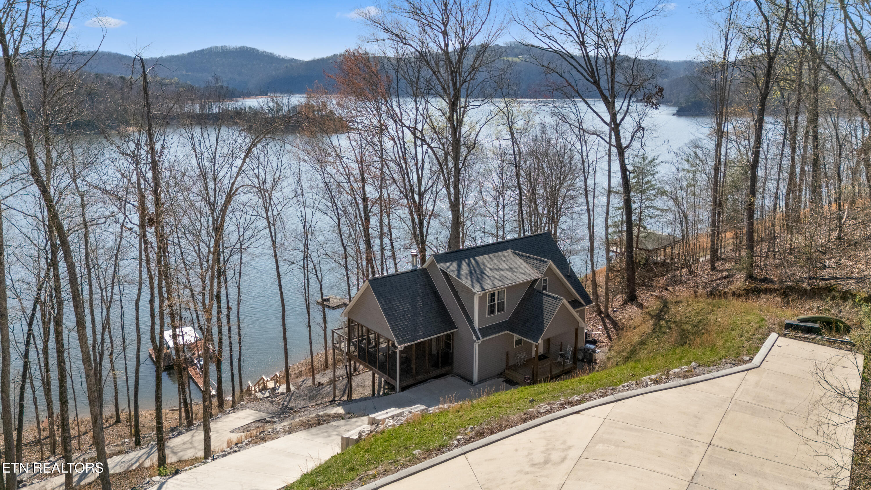1317 Lakeview Drive Sharps Chapel TN 37866