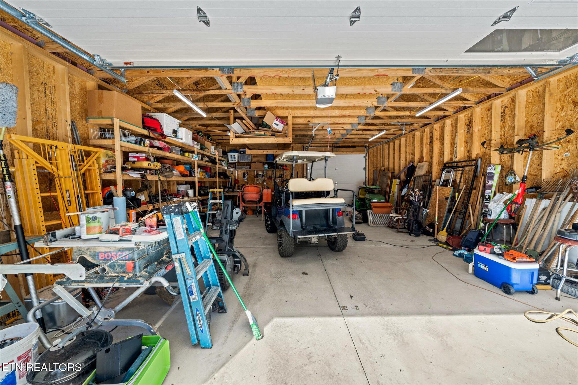 1628 Ridge Road Caryville TN 37714