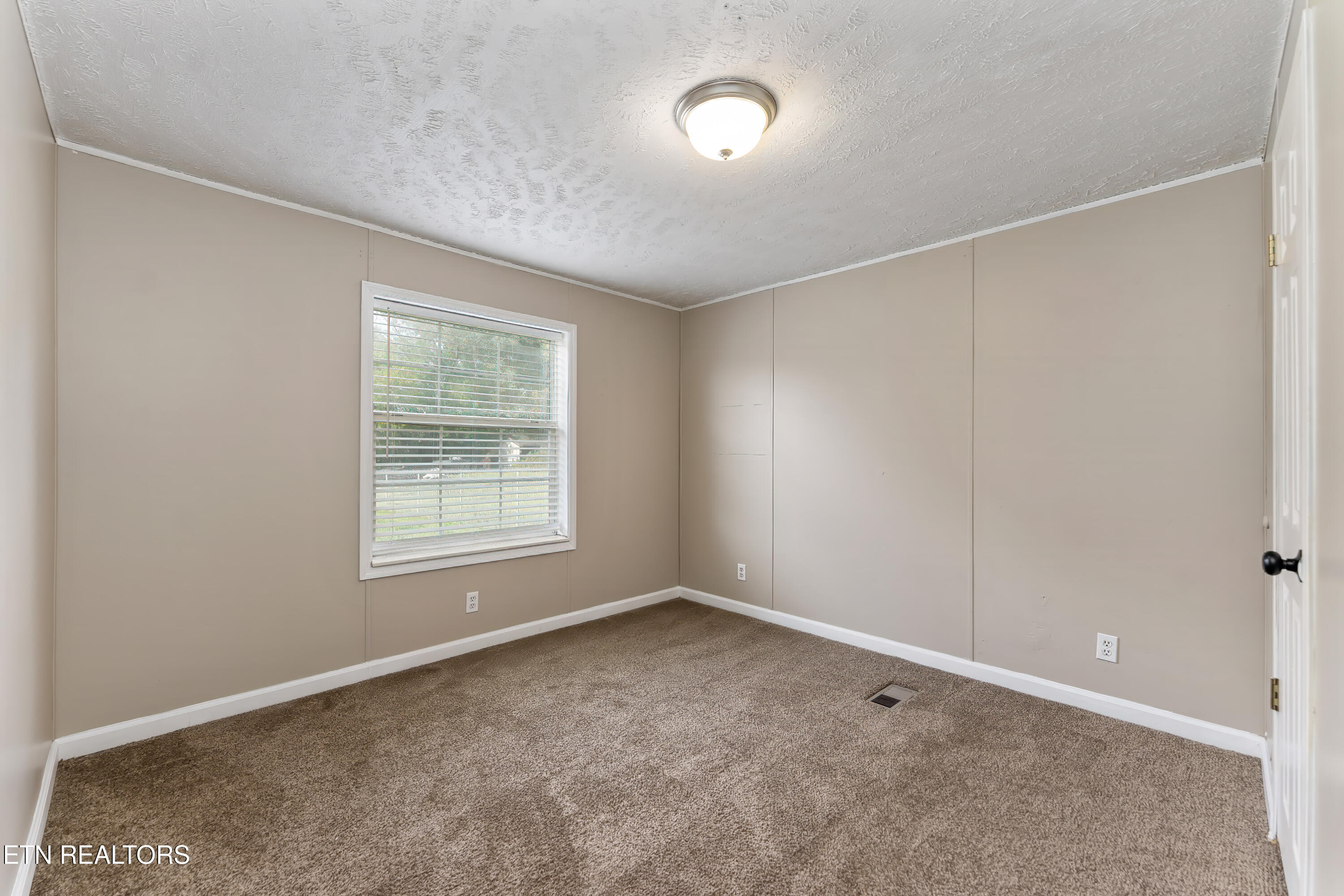 1137 Oakes Vista Lane Seymour TN 37865