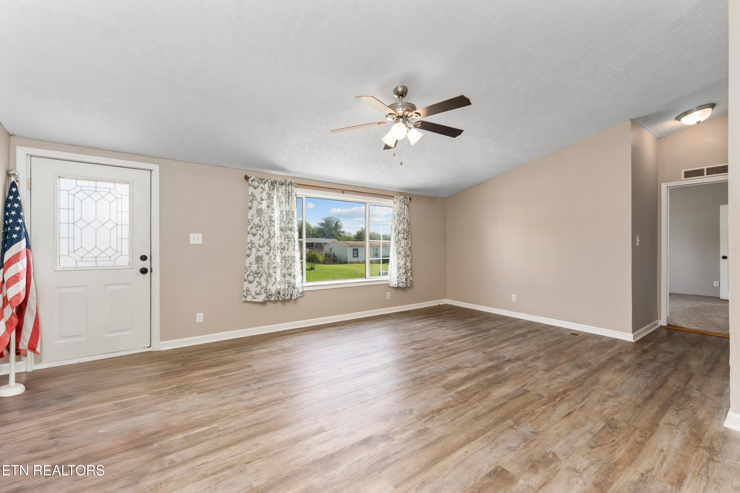 1137 Oakes Vista Lane Seymour TN 37865
