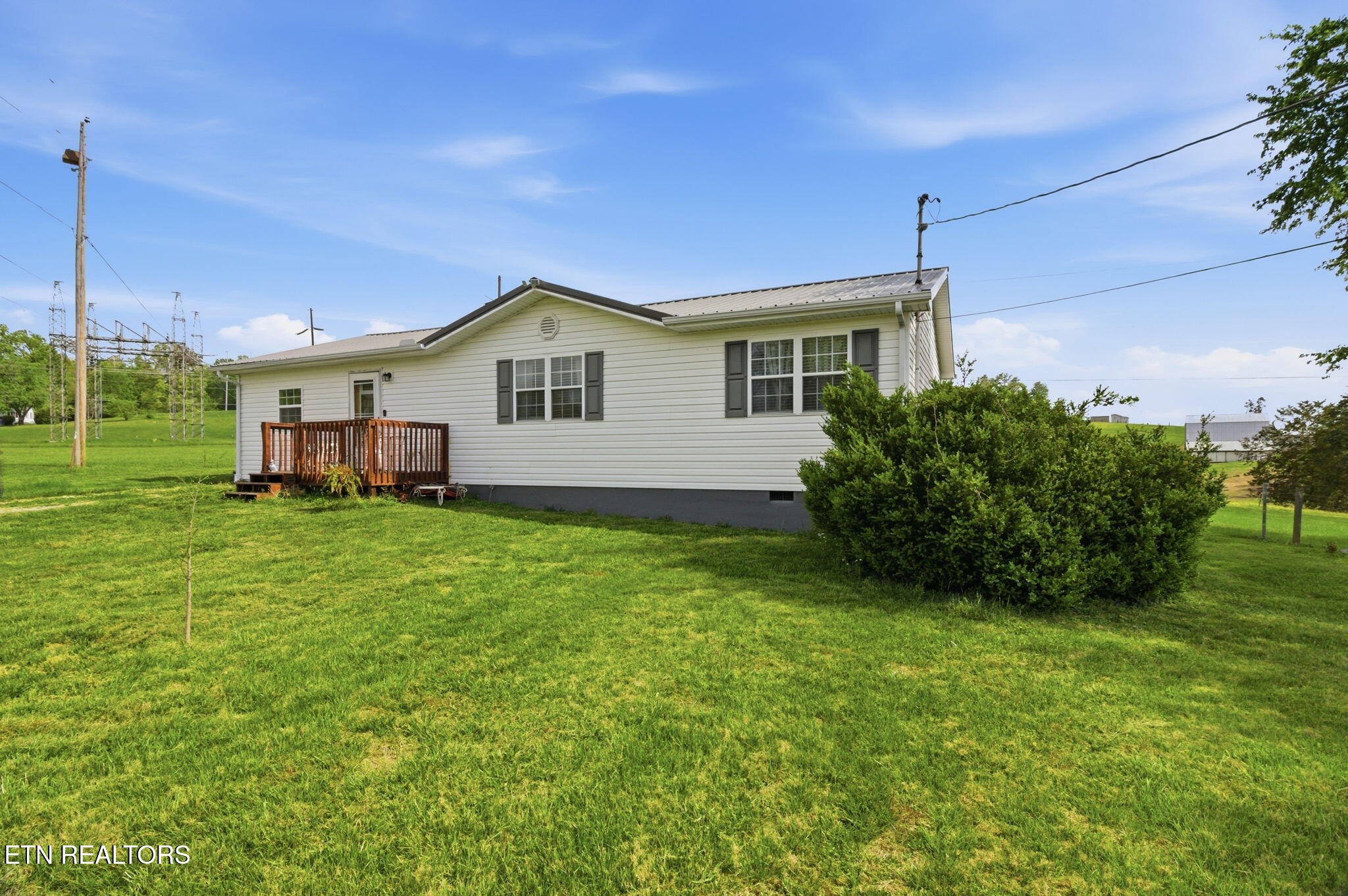 133 Crescent Lane Jacksboro TN 37757
