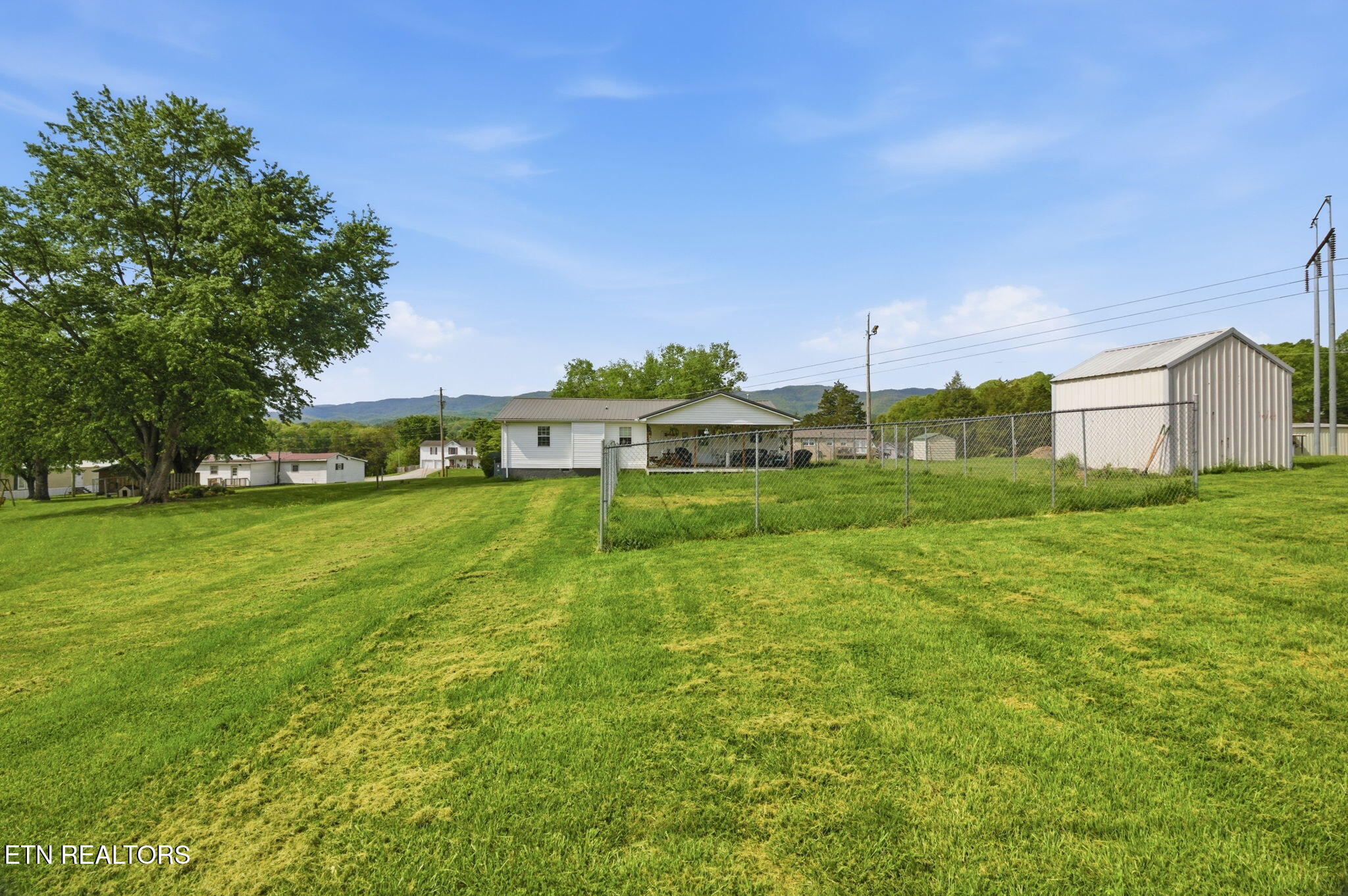 133 Crescent Lane Jacksboro TN 37757