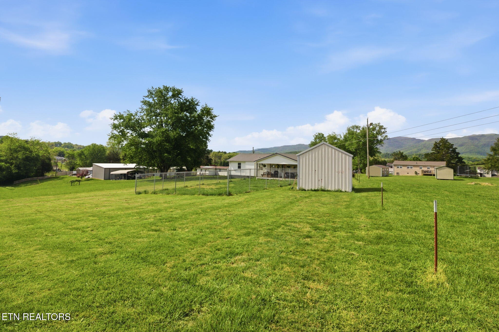 133 Crescent Lane Jacksboro TN 37757