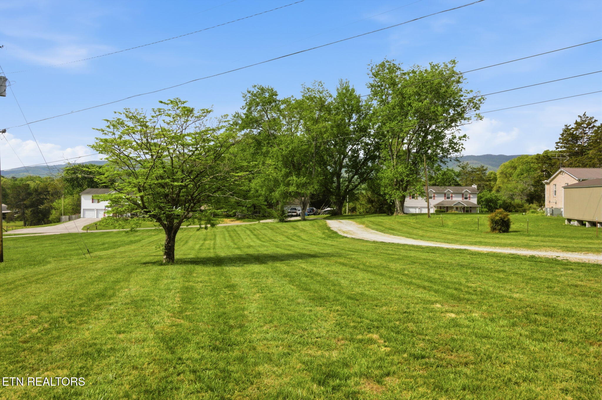 133 Crescent Lane Jacksboro TN 37757