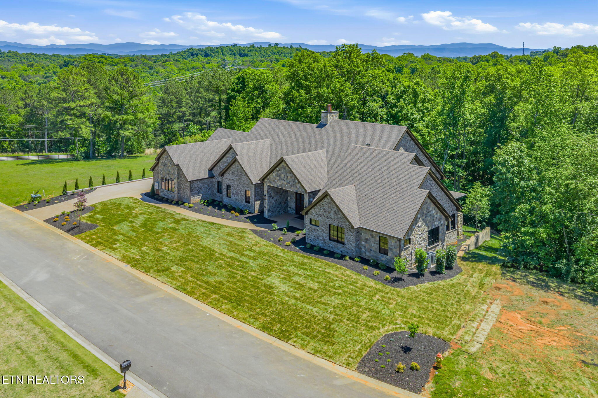 3317 Preserve Pointe Way Louisville TN 37777