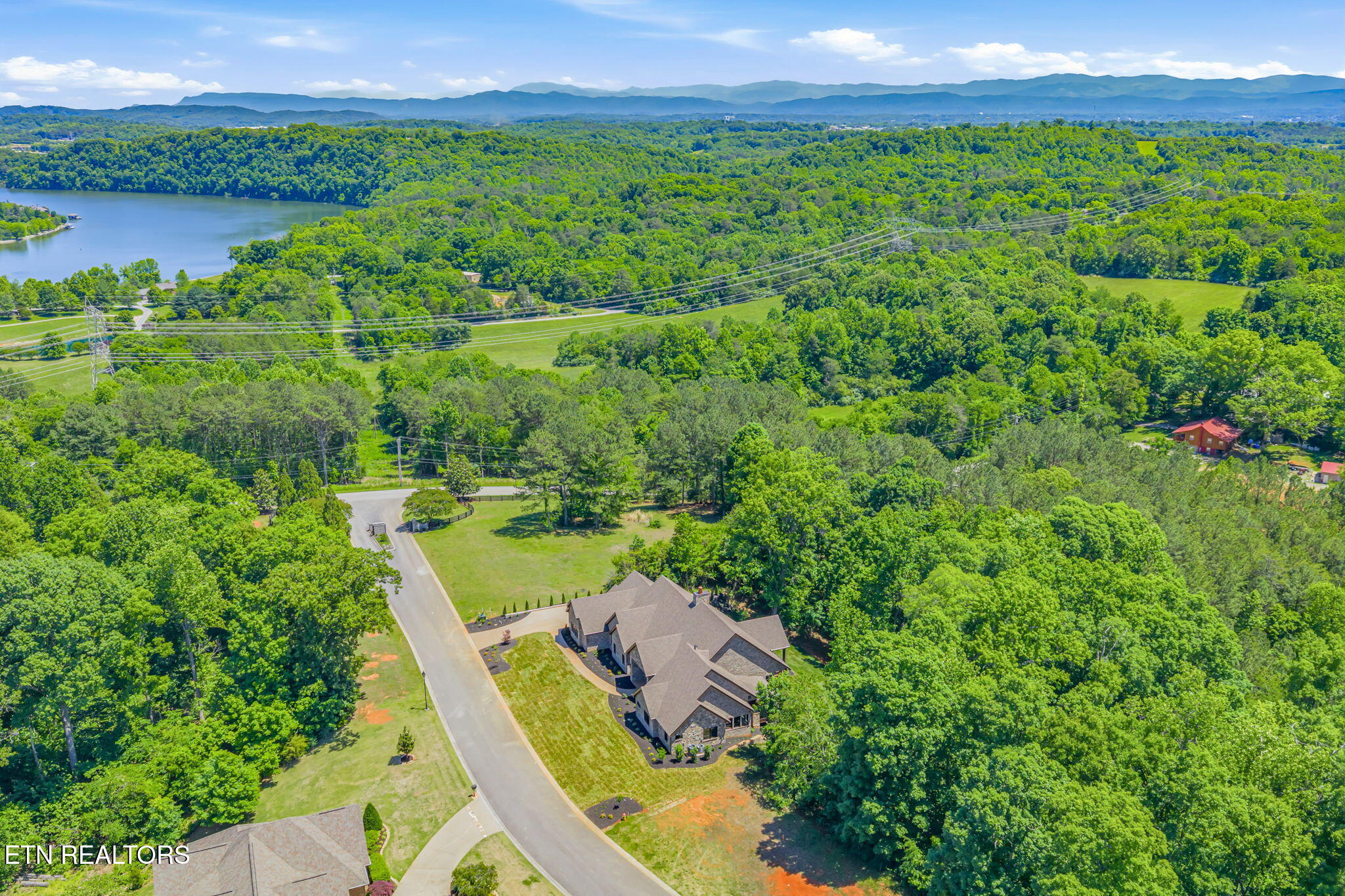 3317 Preserve Pointe Way Louisville TN 37777